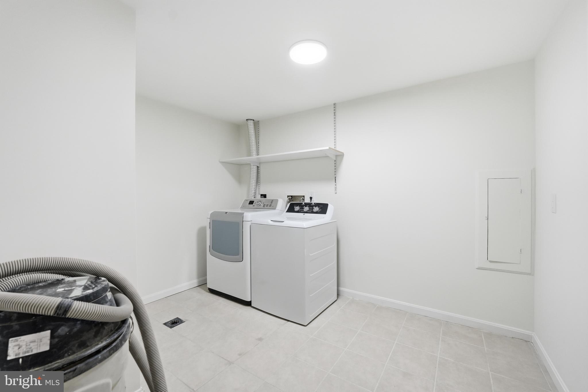 MADISON OF MCLEAN - Residential