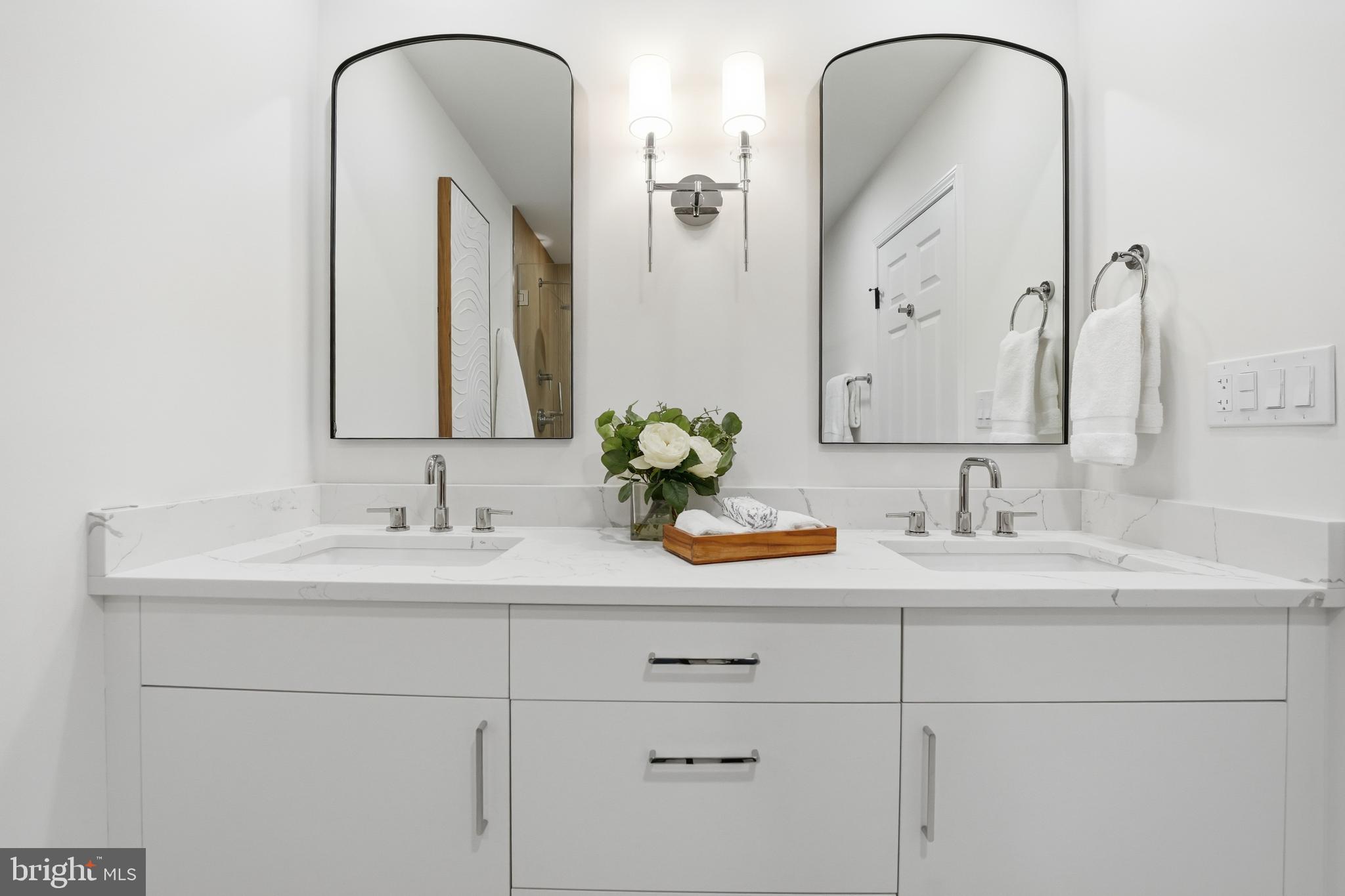 MADISON OF MCLEAN - Residential