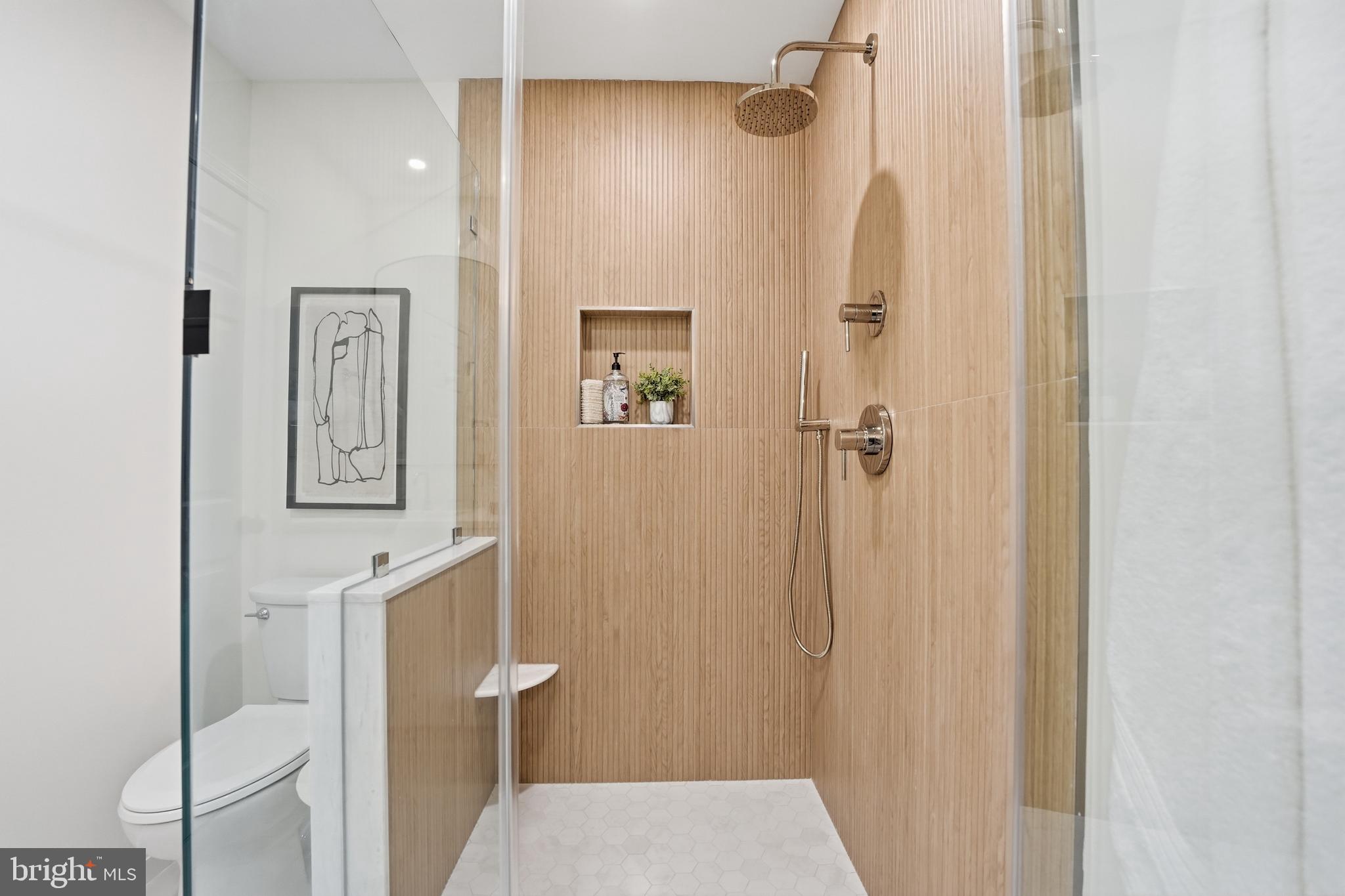 MADISON OF MCLEAN - Residential