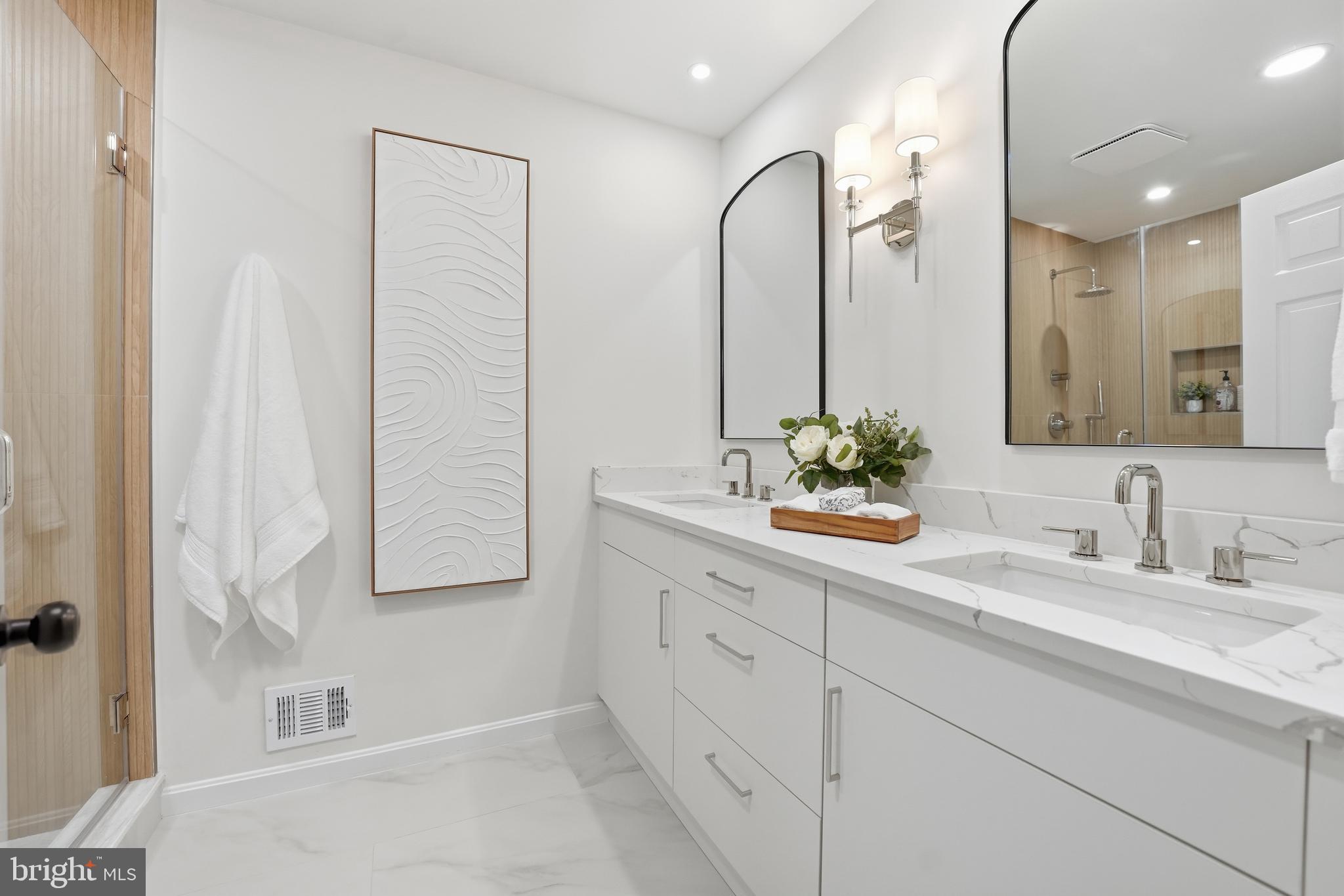 MADISON OF MCLEAN - Residential