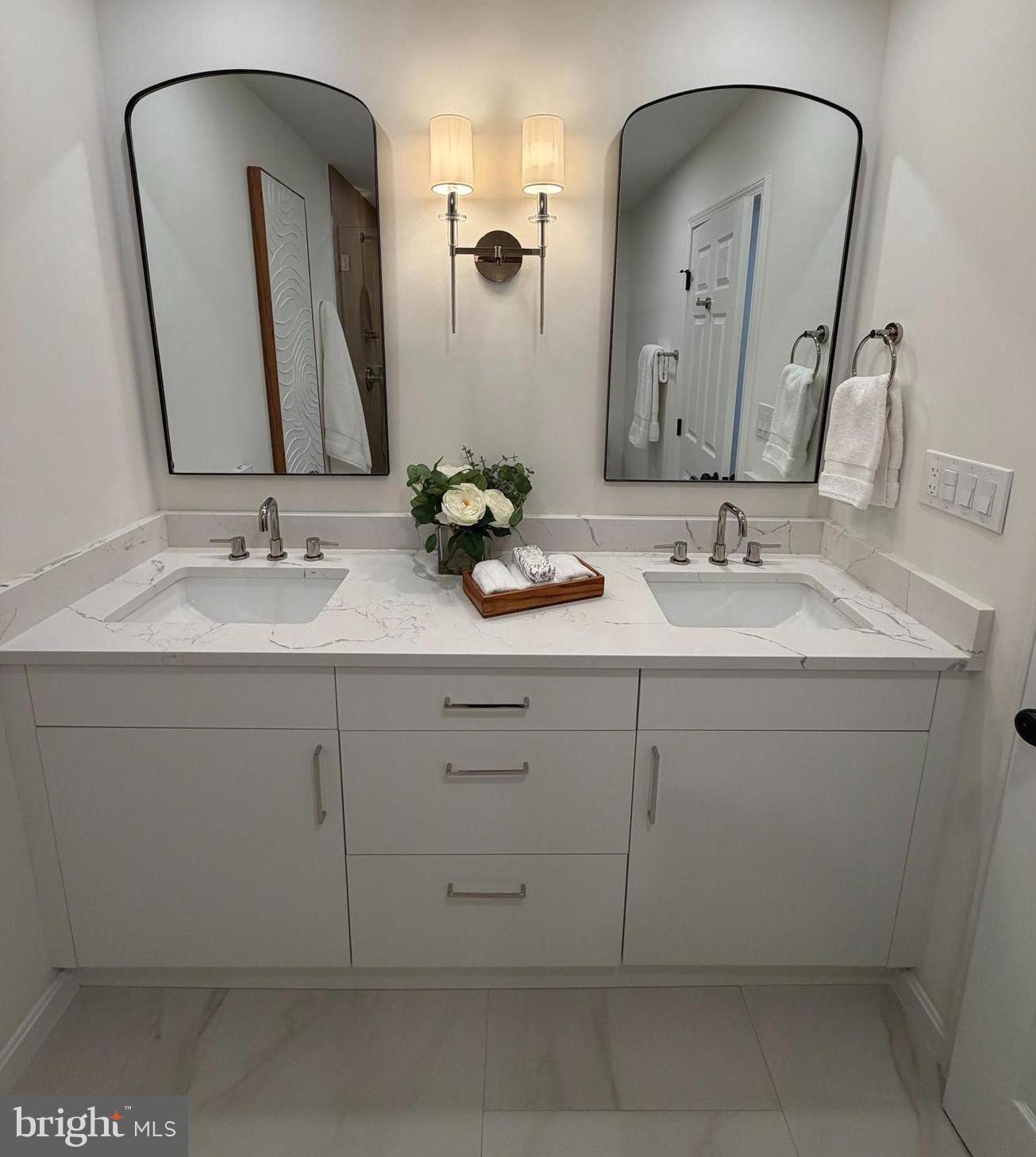 MADISON OF MCLEAN - Residential