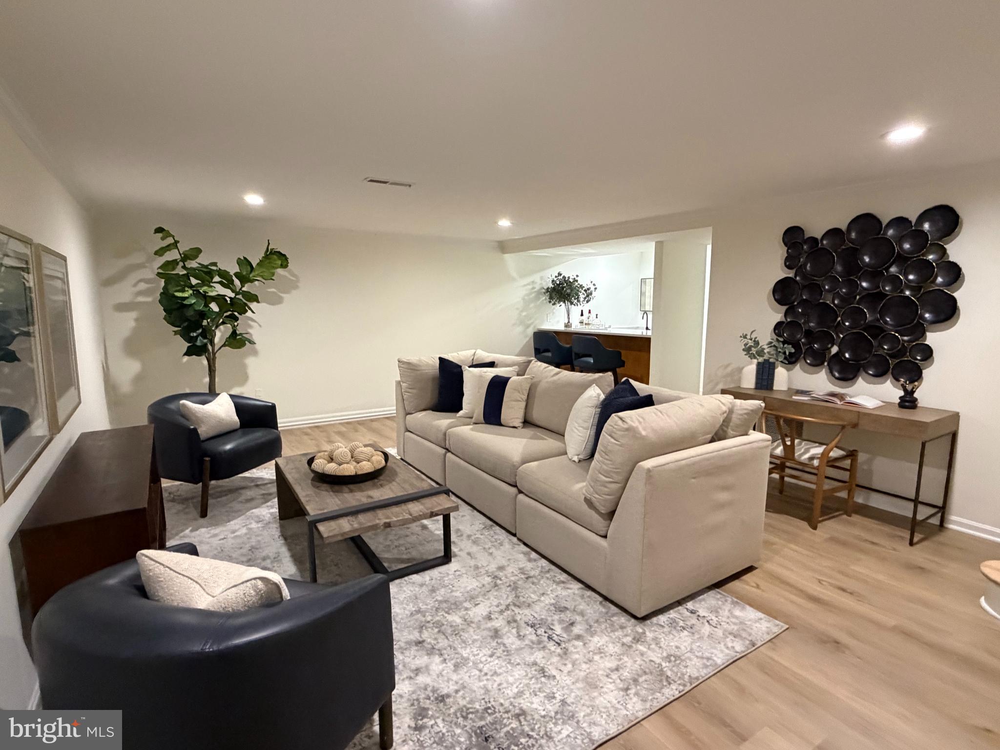 MADISON OF MCLEAN - Residential