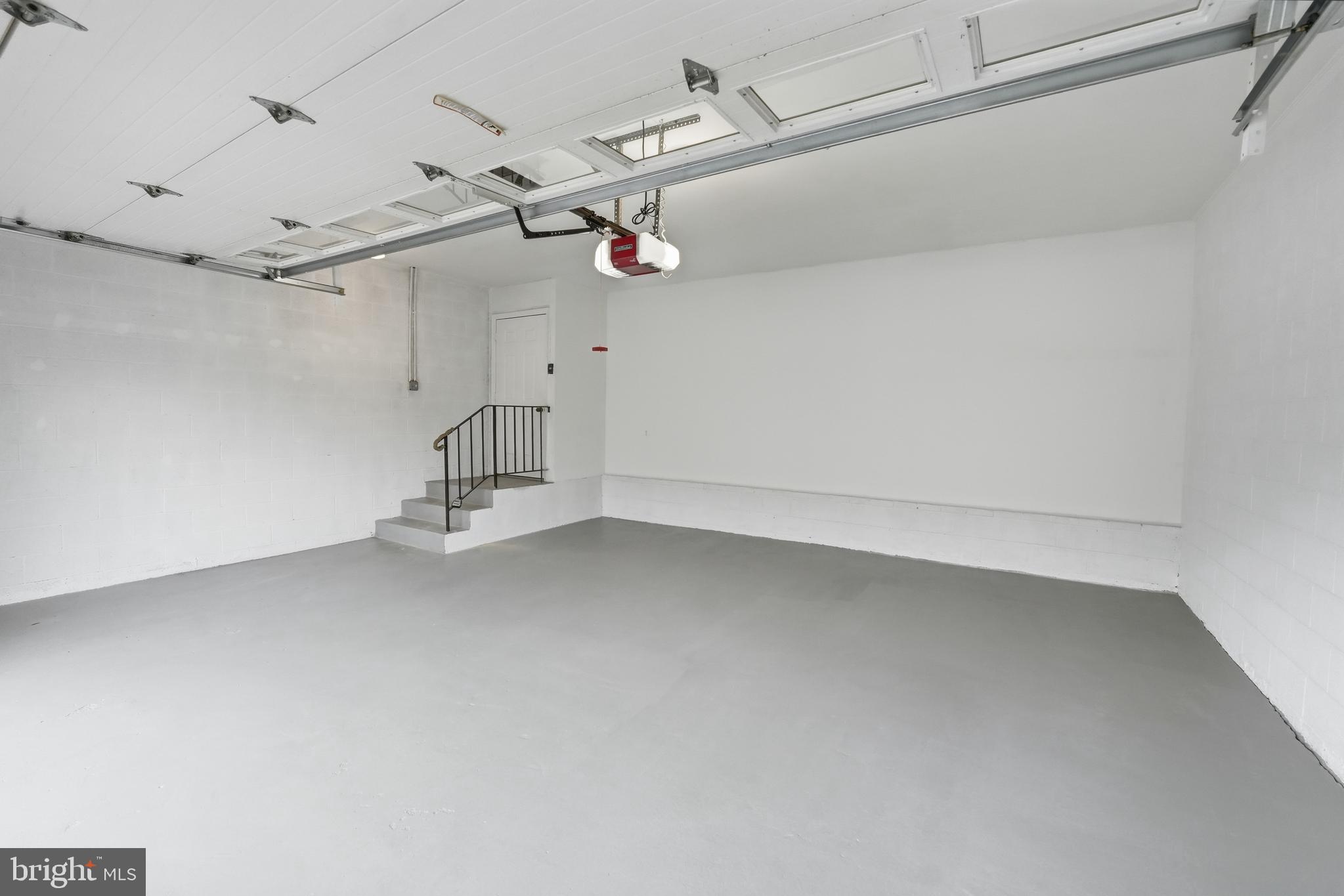 MADISON OF MCLEAN - Residential