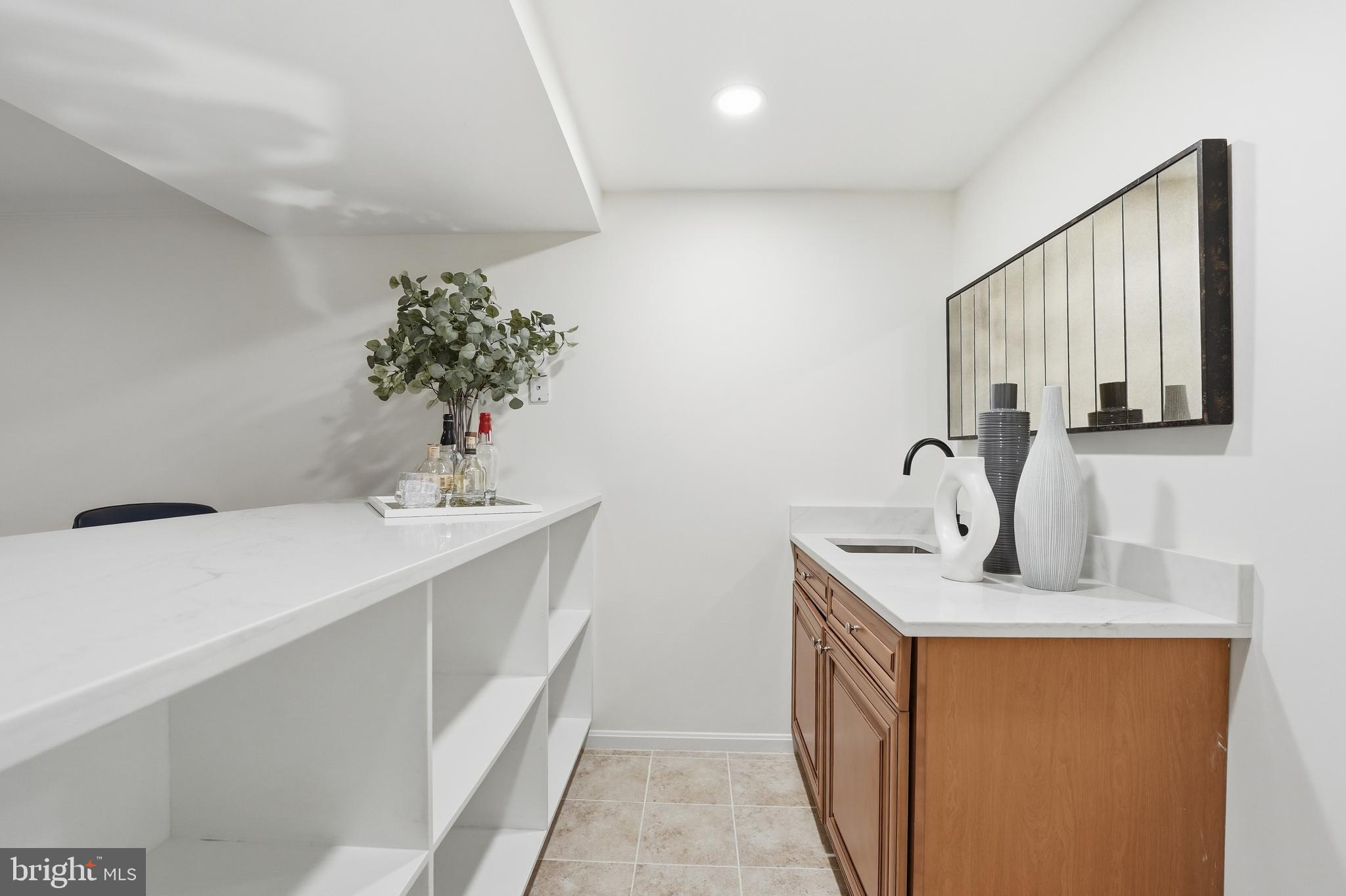 MADISON OF MCLEAN - Residential