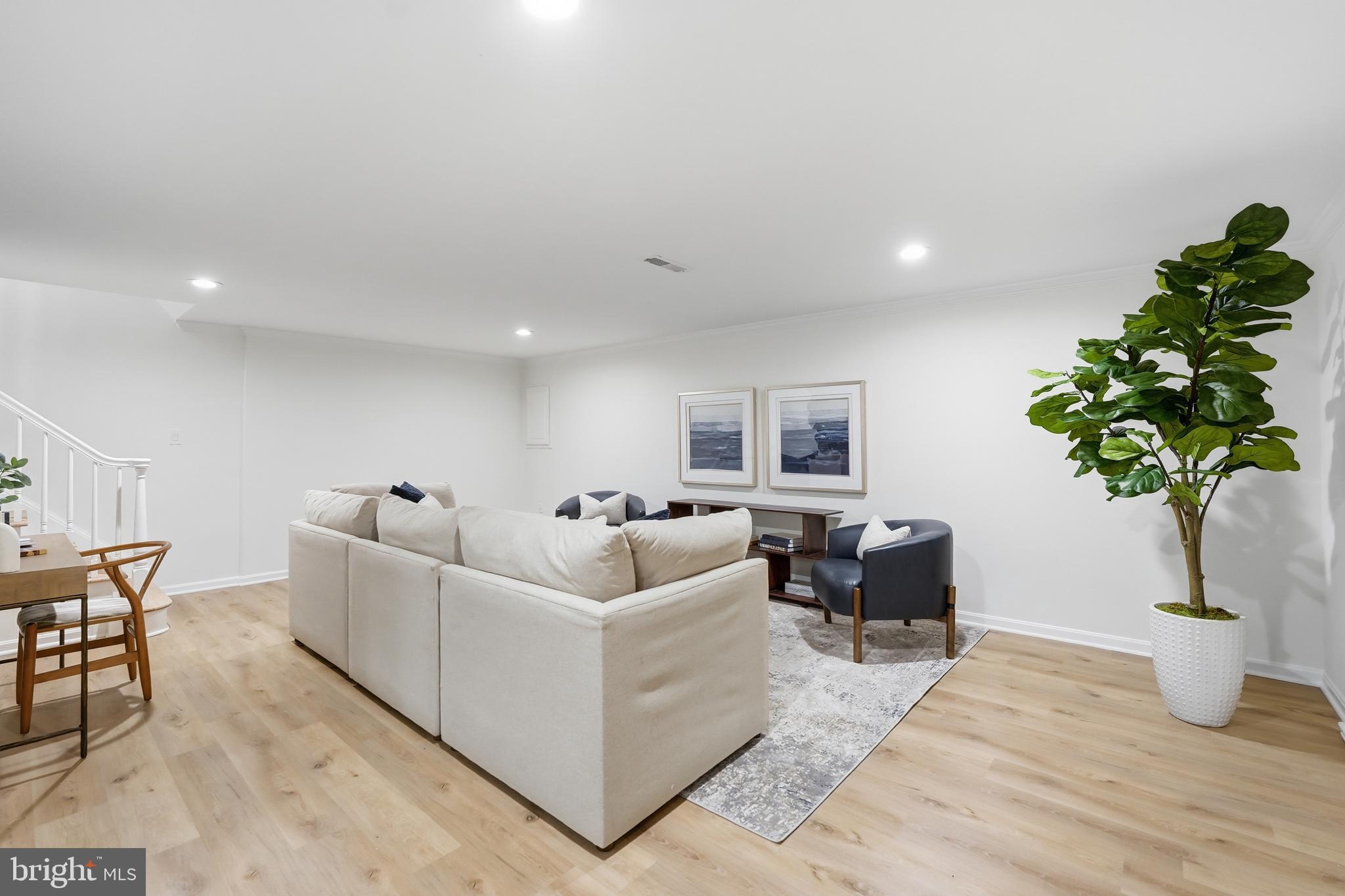 MADISON OF MCLEAN - Residential