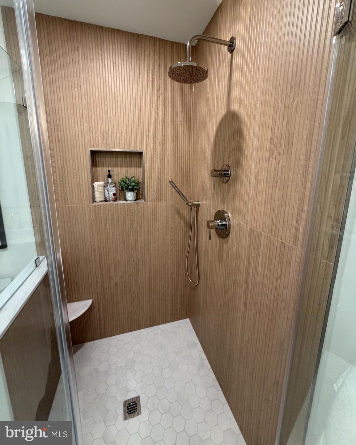 MADISON OF MCLEAN - Residential