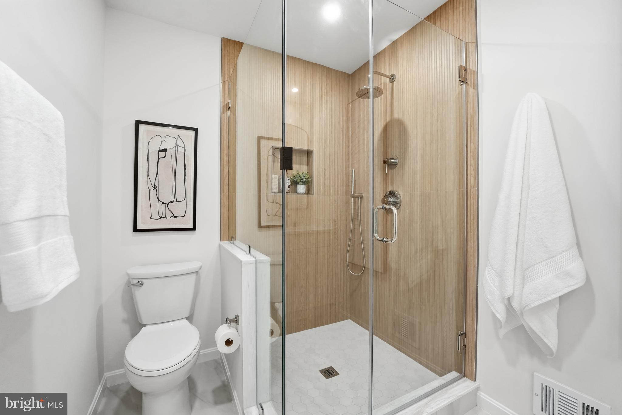 MADISON OF MCLEAN - Residential