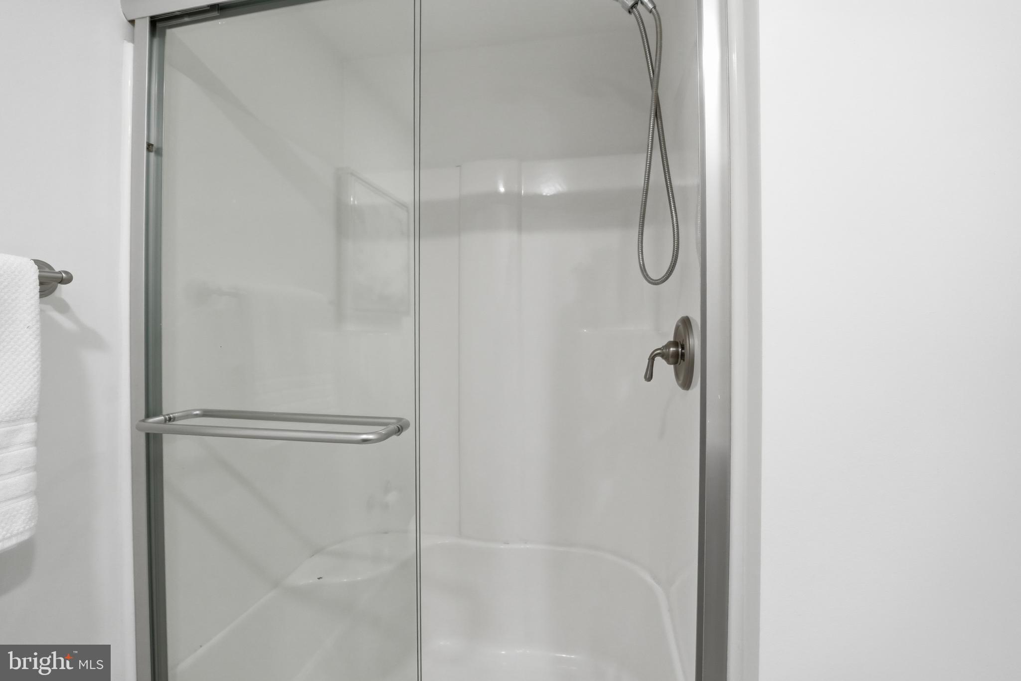 MADISON OF MCLEAN - Residential