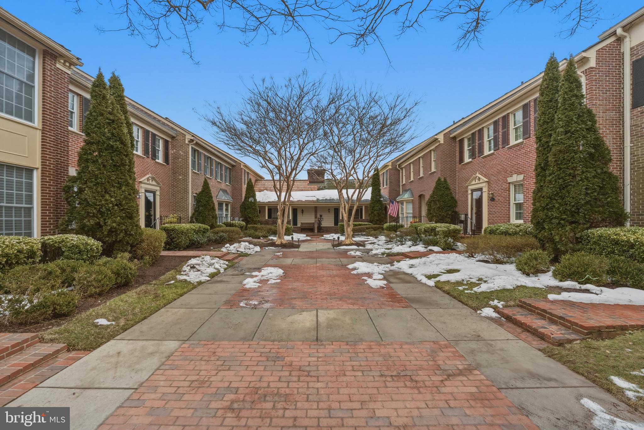 MADISON OF MCLEAN - Residential