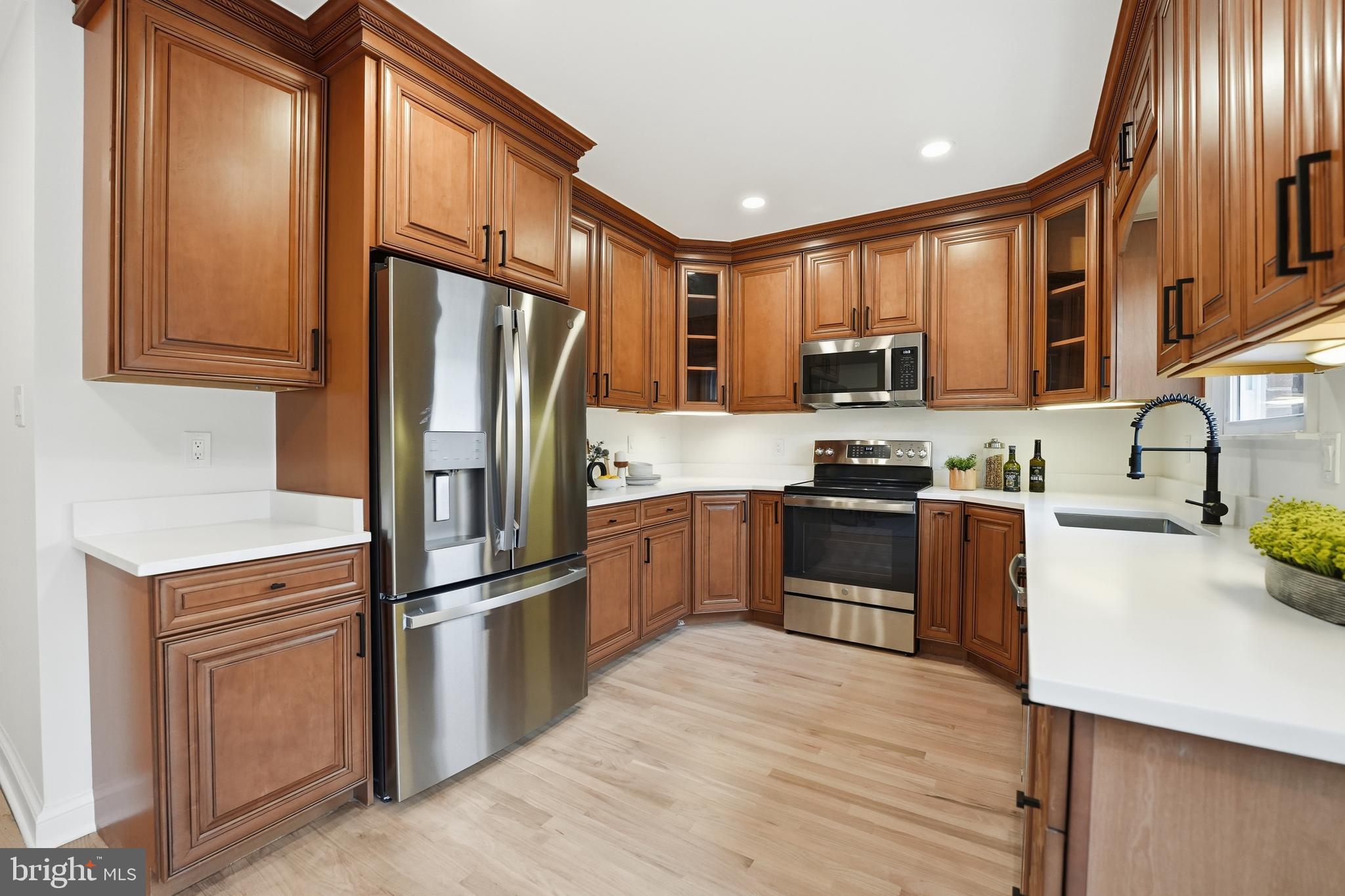 MADISON OF MCLEAN - Residential