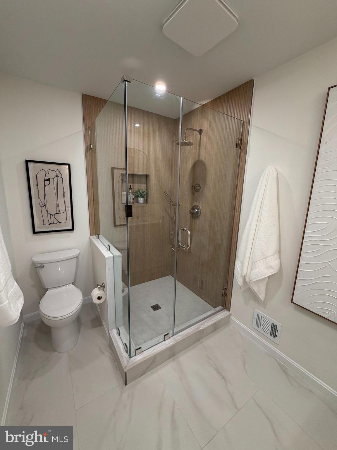 MADISON OF MCLEAN - Residential