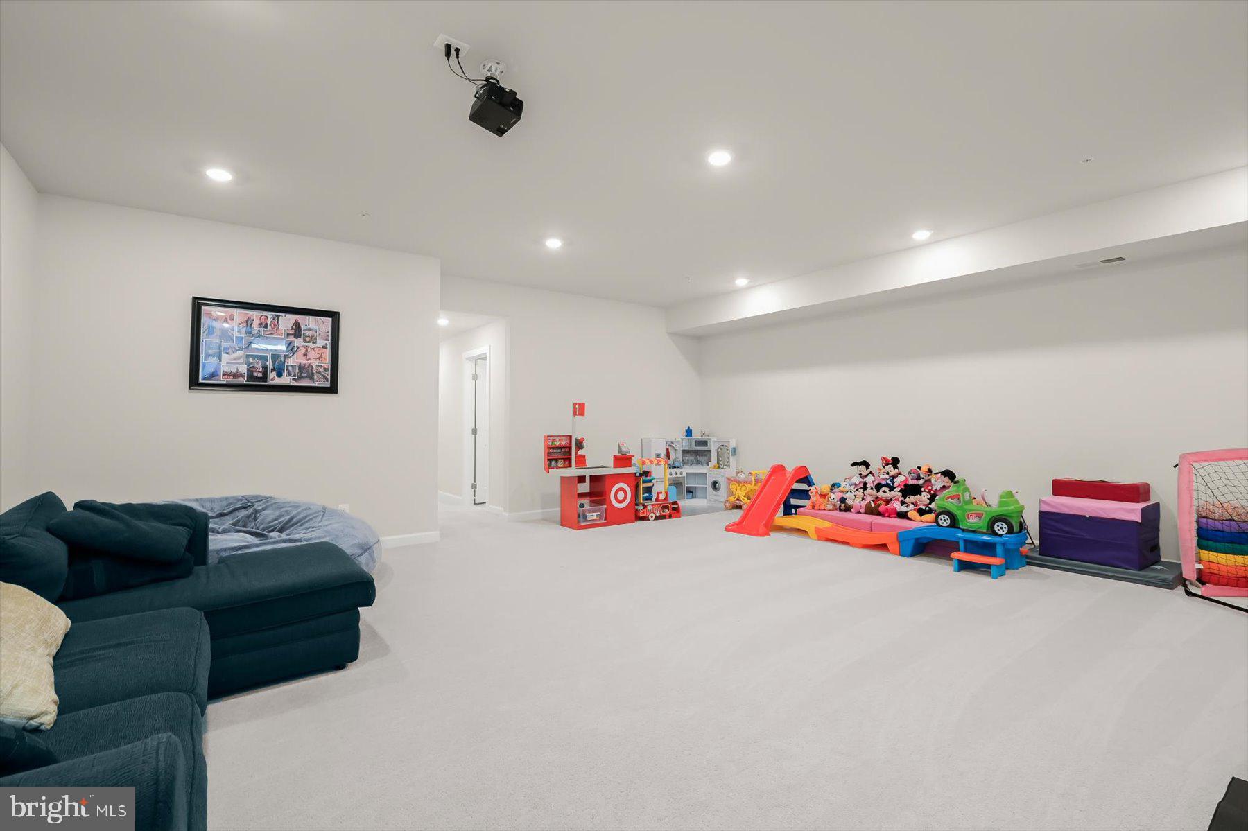 GREENLEIGH AT CROSSROADS - Residential