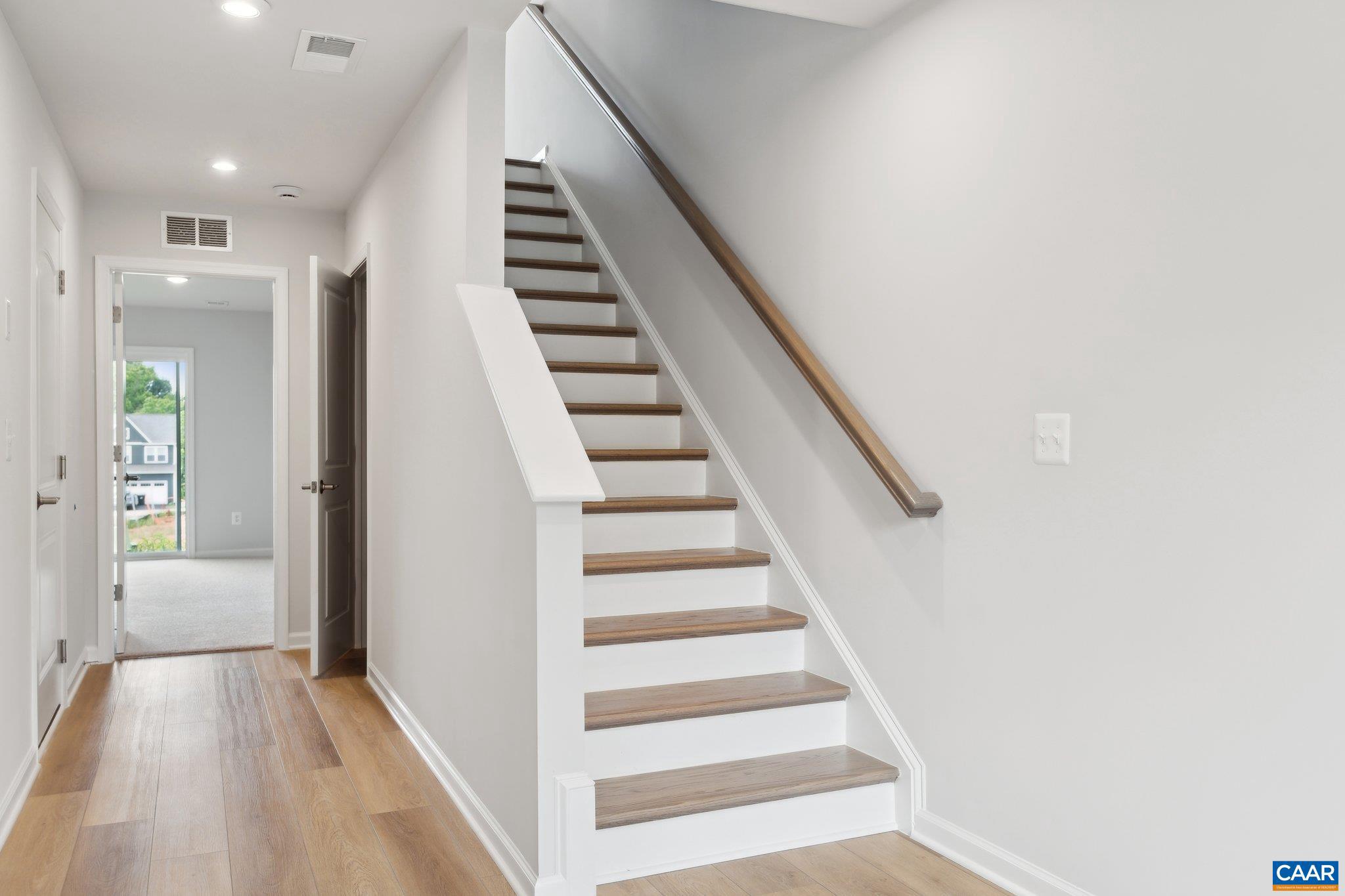 PLEASANT GREEN - Residential