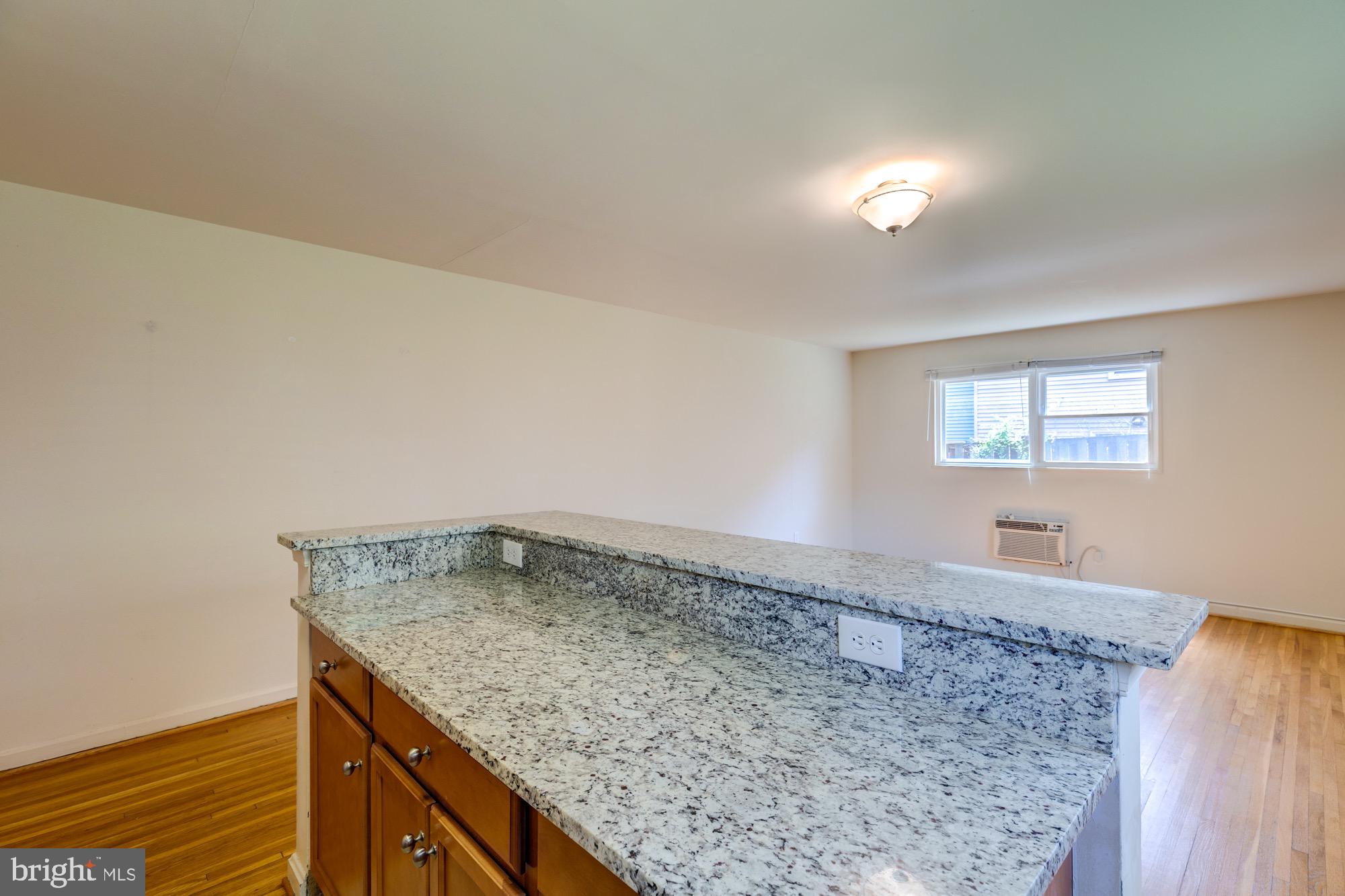 COURTHOUSE - Residential Lease