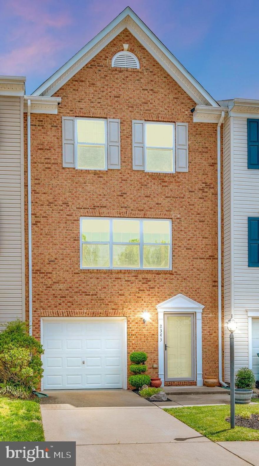 Charming Brick Front Townhome in Wilderness Shores!
Get ready to fall in love with this delightful brick-front townhome nestled in the serene community of Wilderness Shores! Featuring a spacious kitchen/family room layout, perfect for gatherings and everyday living, this home offers comfort and functionality. Two primary suites with  walk-in closets provide ample storage space for your belongings. Plus, enjoy the added bonus of a fully finished rec room in the basement, ideal for entertainment or relaxation. With the convenience of a 1-car garage, this home truly has it all. Don't miss out on the opportunity to make this your new haven!