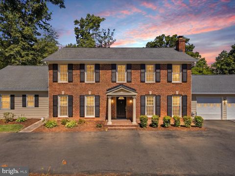 Homes For Sale - 4410 Guinea Road<br/> FAIRFAX, VA 22032