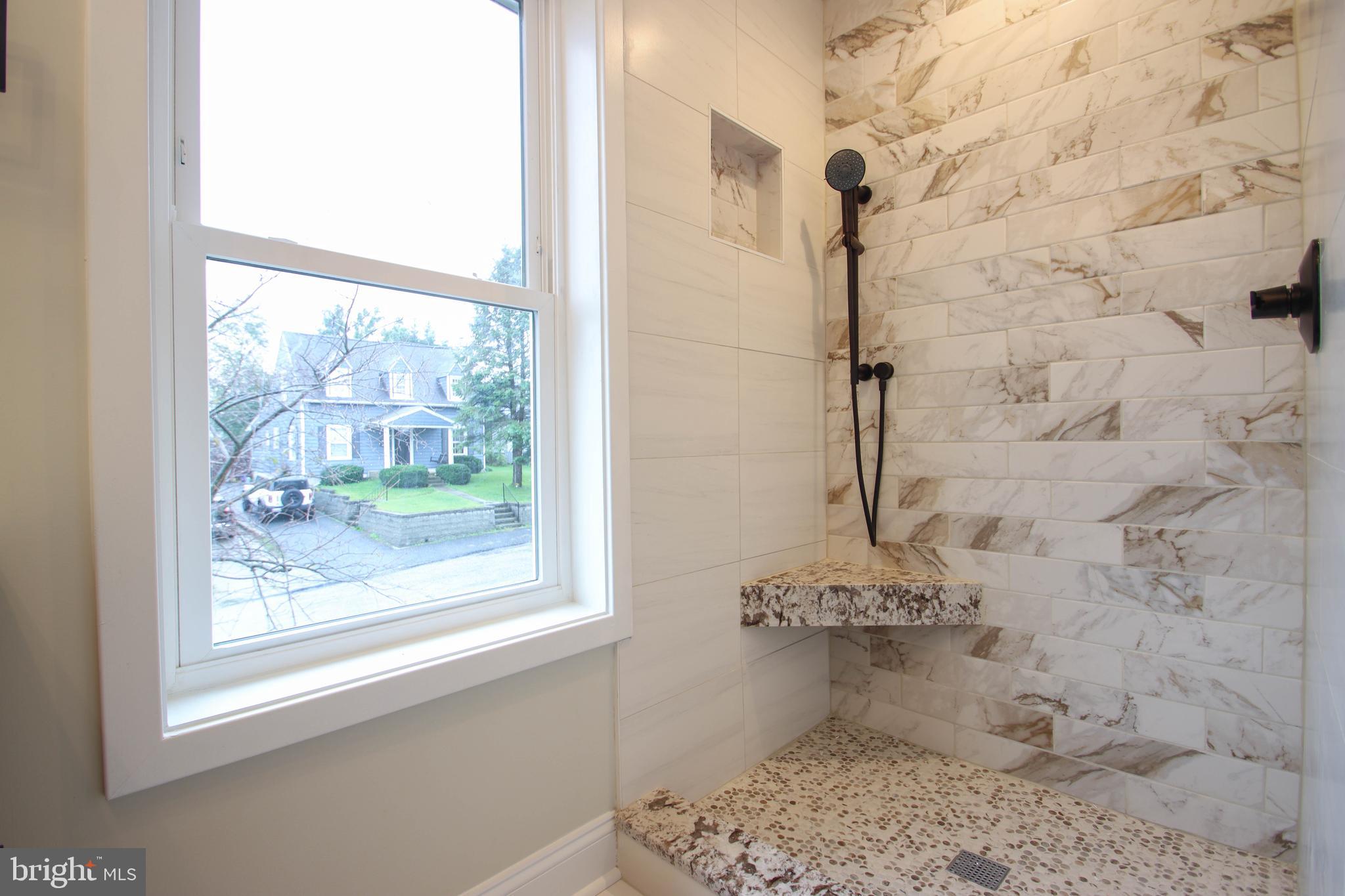 LUTHERVILLE - Residential