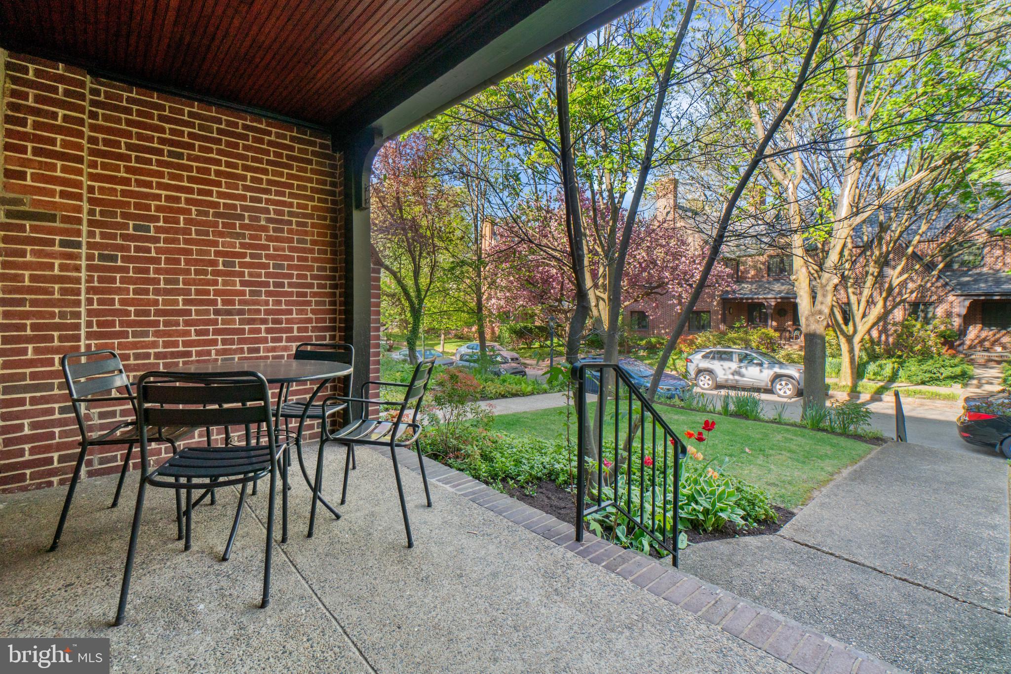 ROLAND PARK - Residential