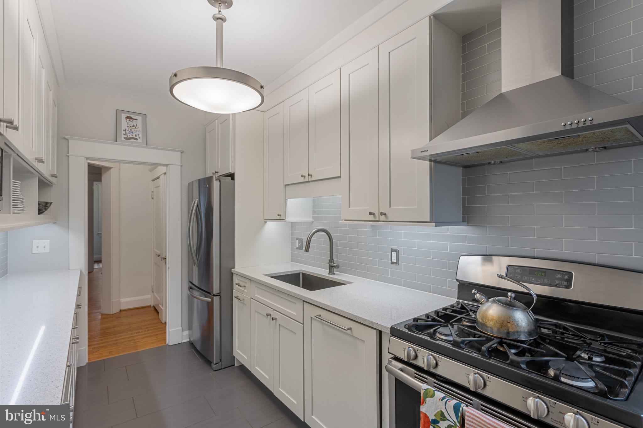 ROLAND PARK - Residential