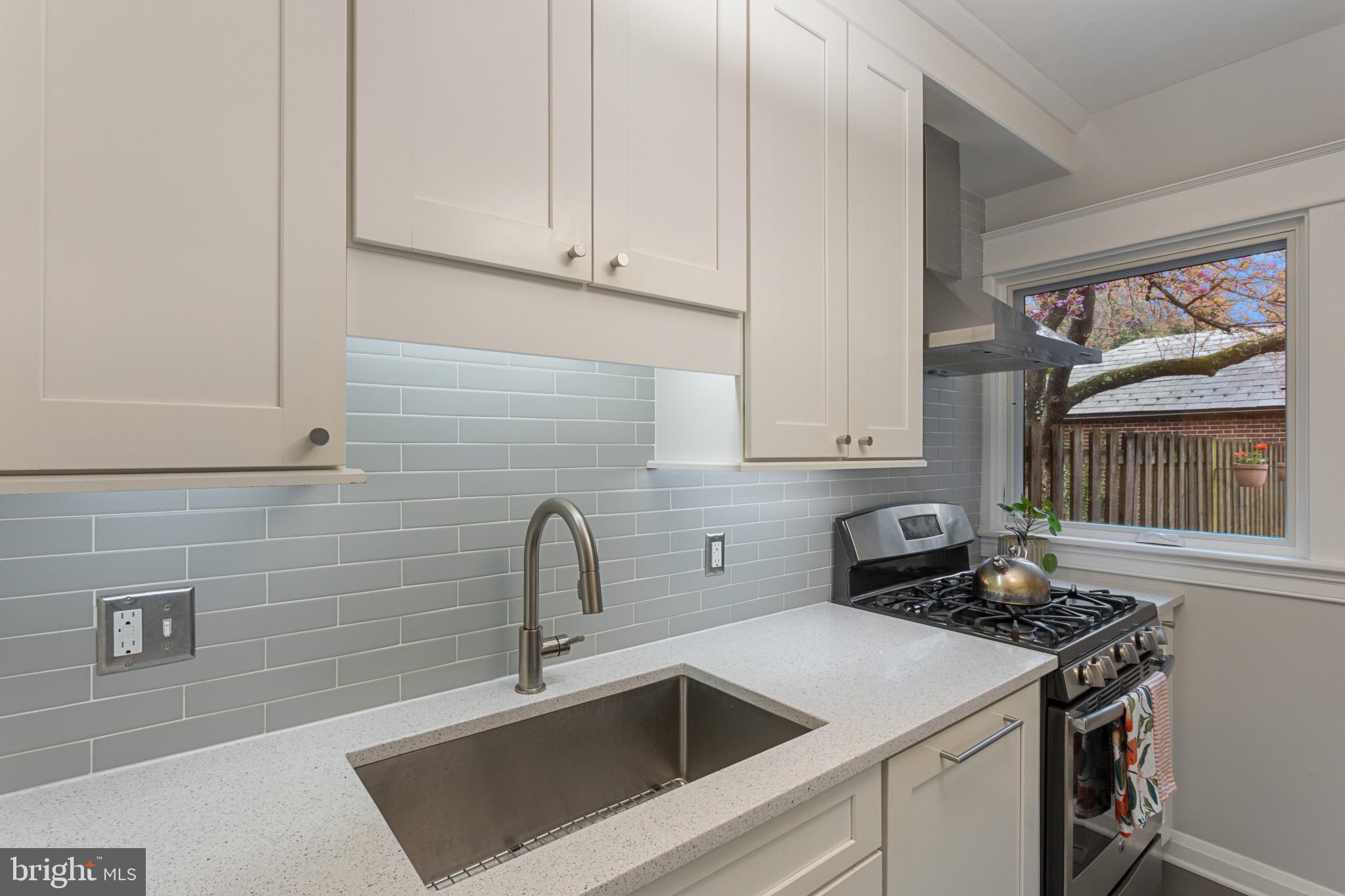 ROLAND PARK - Residential