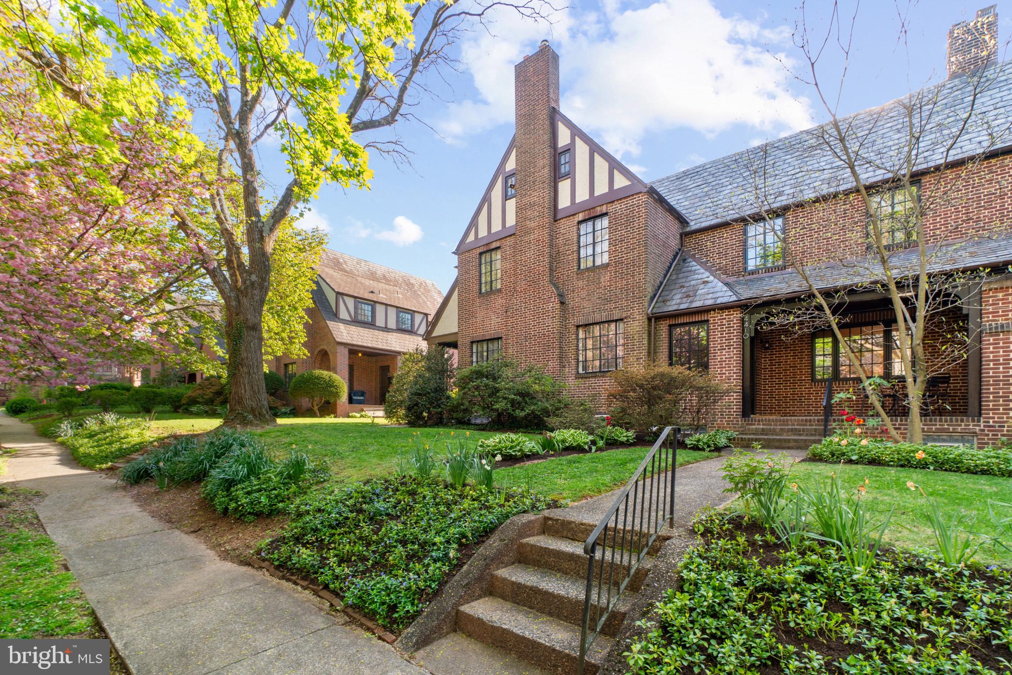 ROLAND PARK - Residential