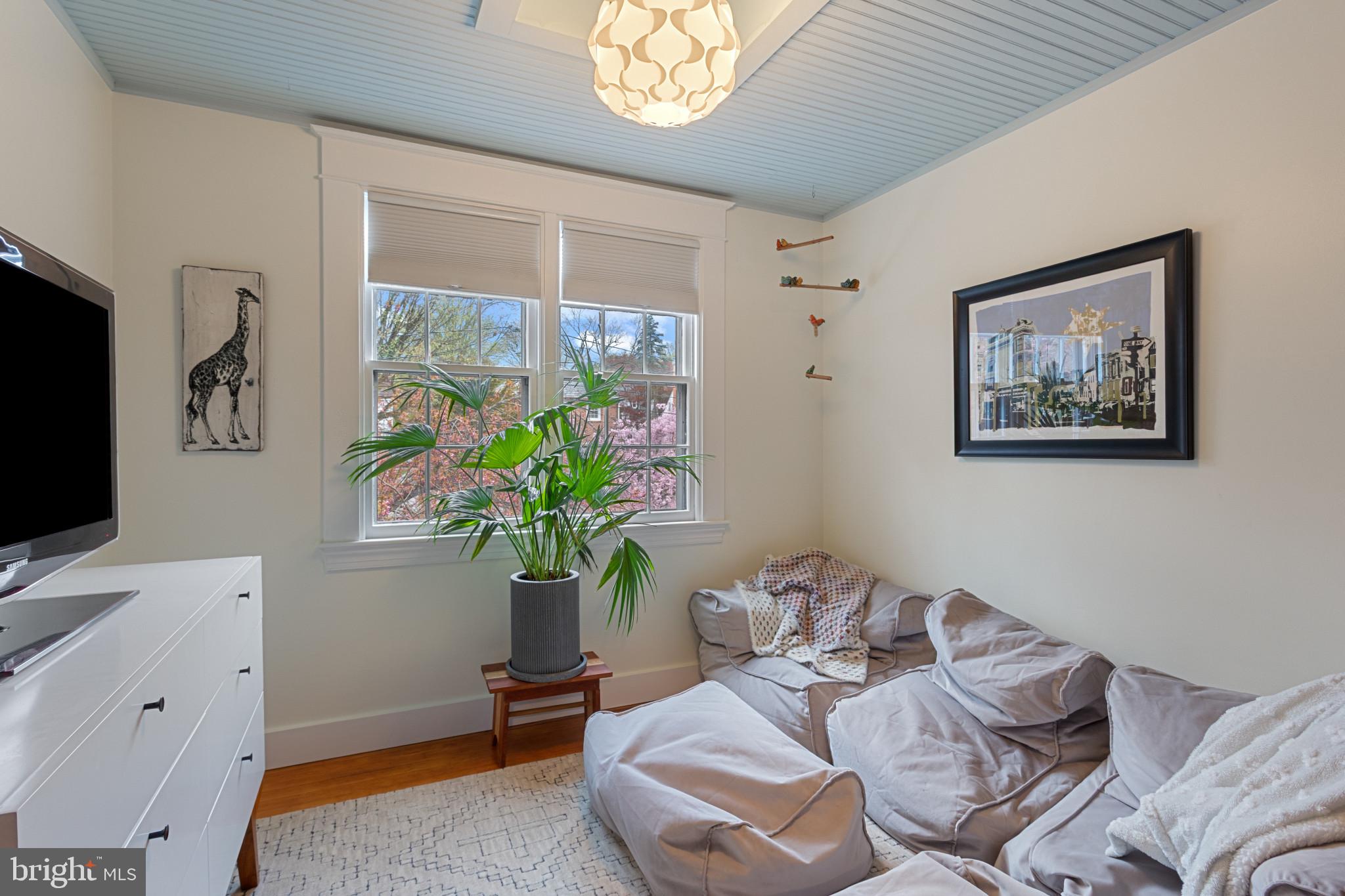 ROLAND PARK - Residential