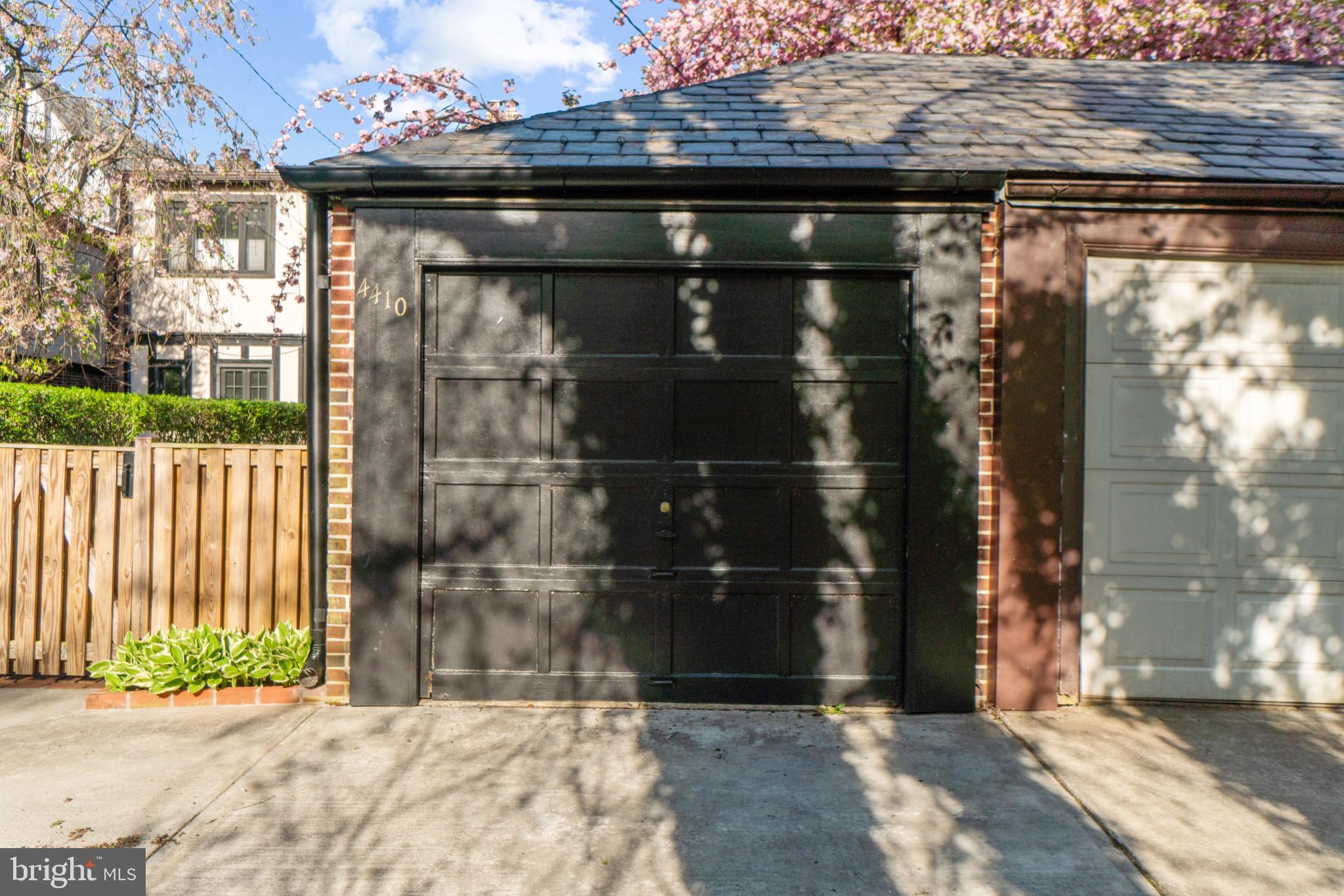 ROLAND PARK - Residential