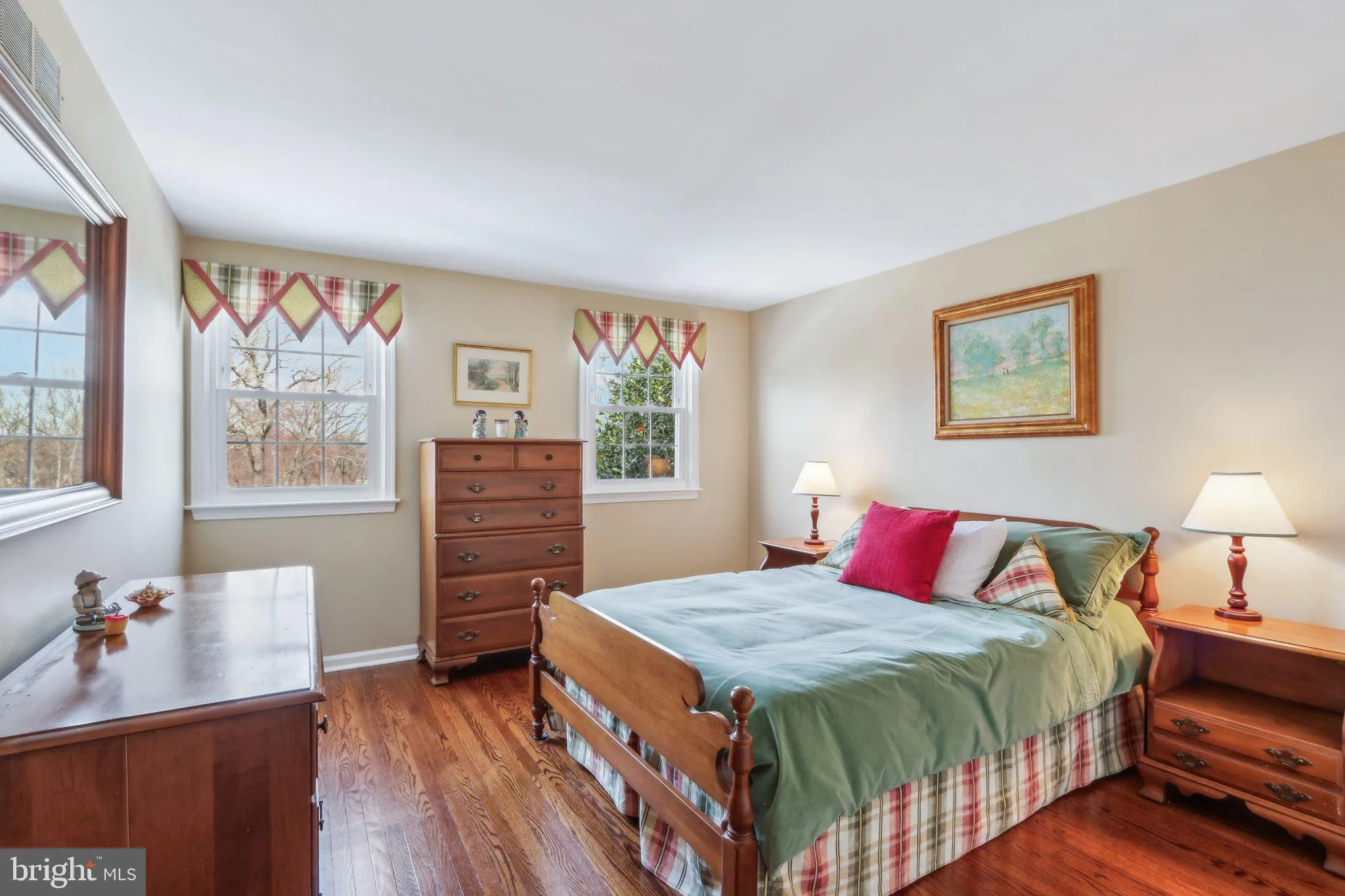 Berwyn, Pennsylvania 19312, United States, 4 Bedrooms Bedrooms, ,3 BathroomsBathrooms,Residential,Contingent,10900