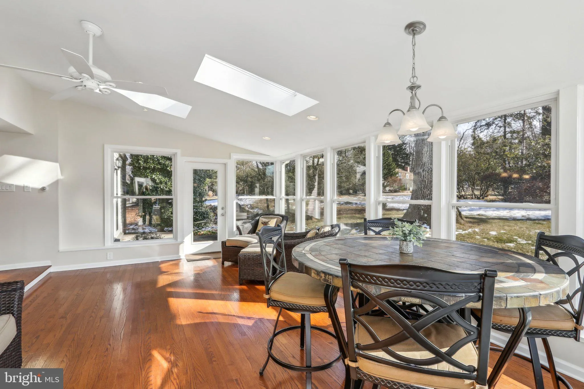 Berwyn, Pennsylvania 19312, United States, 4 Bedrooms Bedrooms, ,3 BathroomsBathrooms,Residential,Contingent,10900