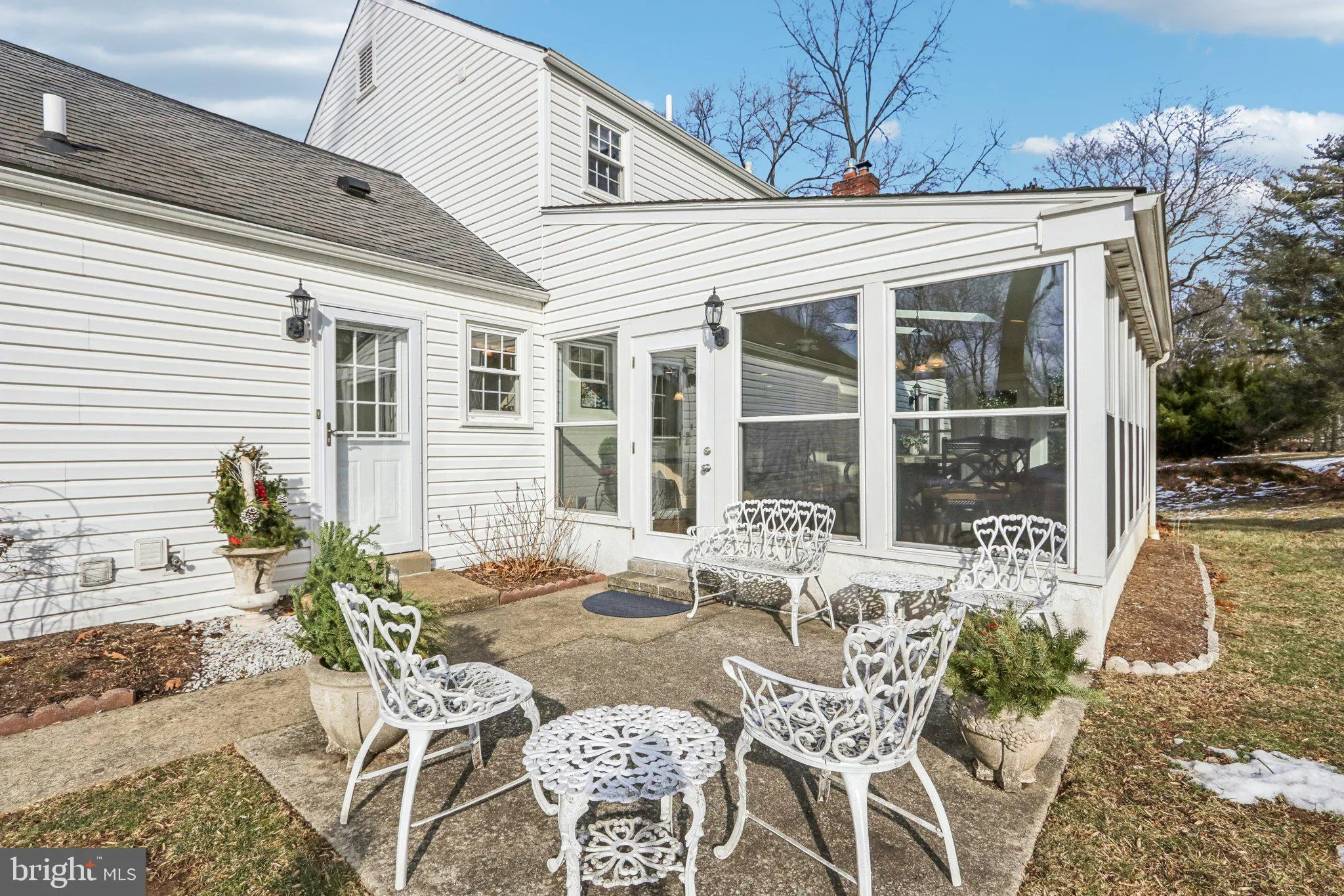 Berwyn, Pennsylvania 19312, United States, 4 Bedrooms Bedrooms, ,3 BathroomsBathrooms,Residential,Contingent,10900