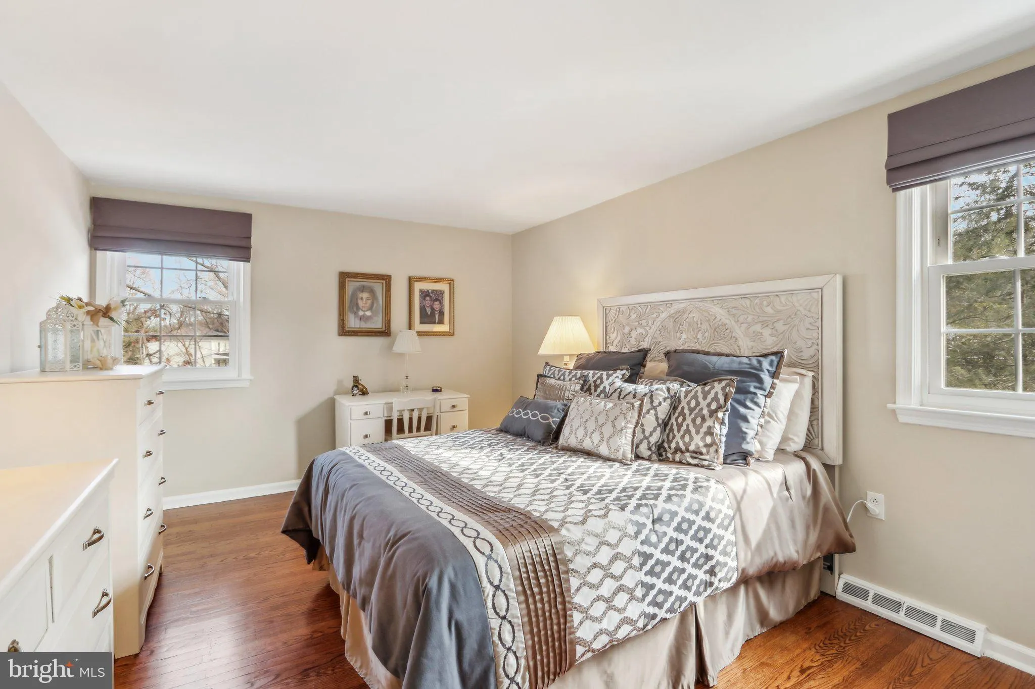 Berwyn, Pennsylvania 19312, United States, 4 Bedrooms Bedrooms, ,3 BathroomsBathrooms,Residential,Contingent,10900