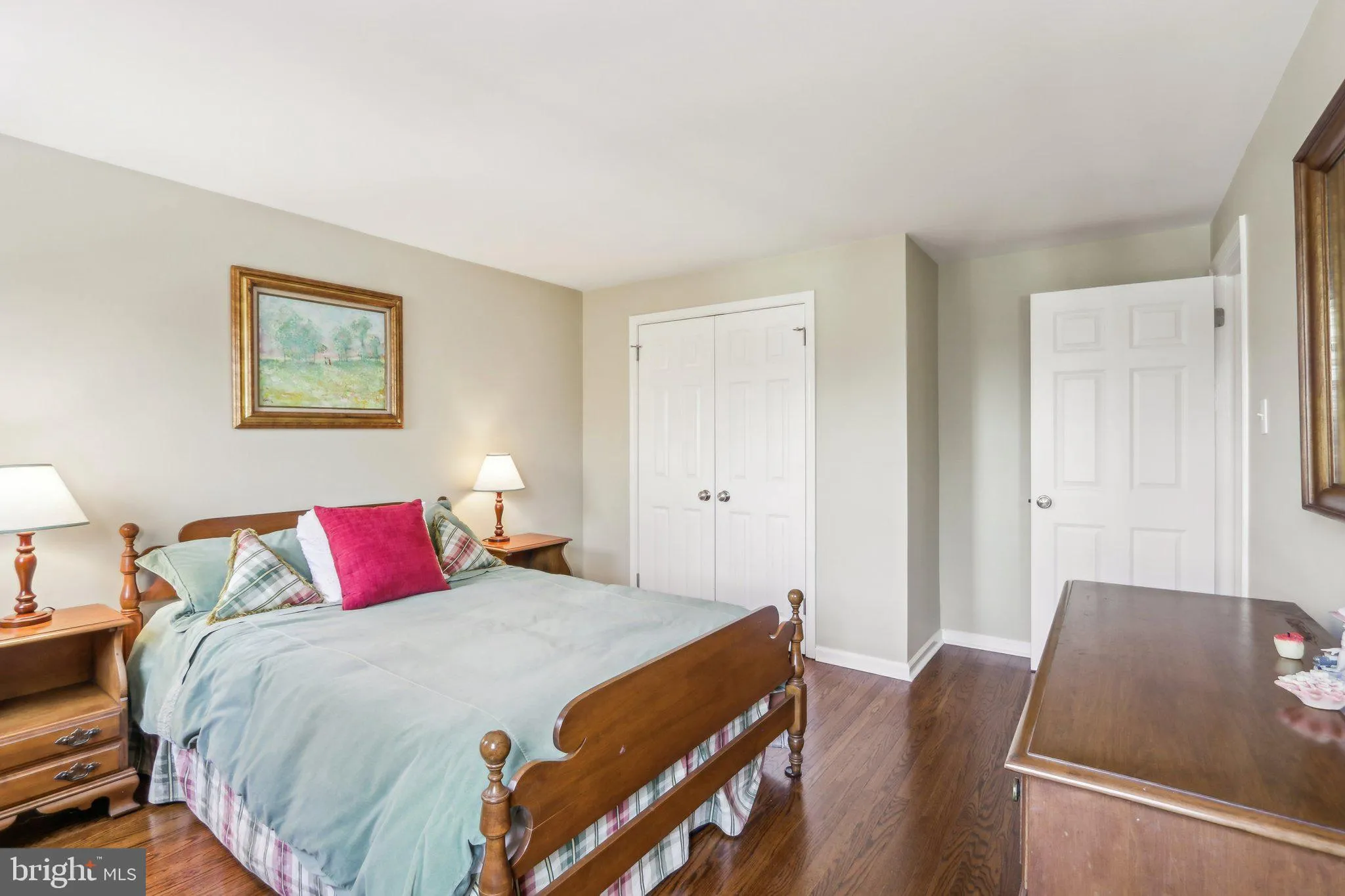 Berwyn, Pennsylvania 19312, United States, 4 Bedrooms Bedrooms, ,3 BathroomsBathrooms,Residential,Contingent,10900