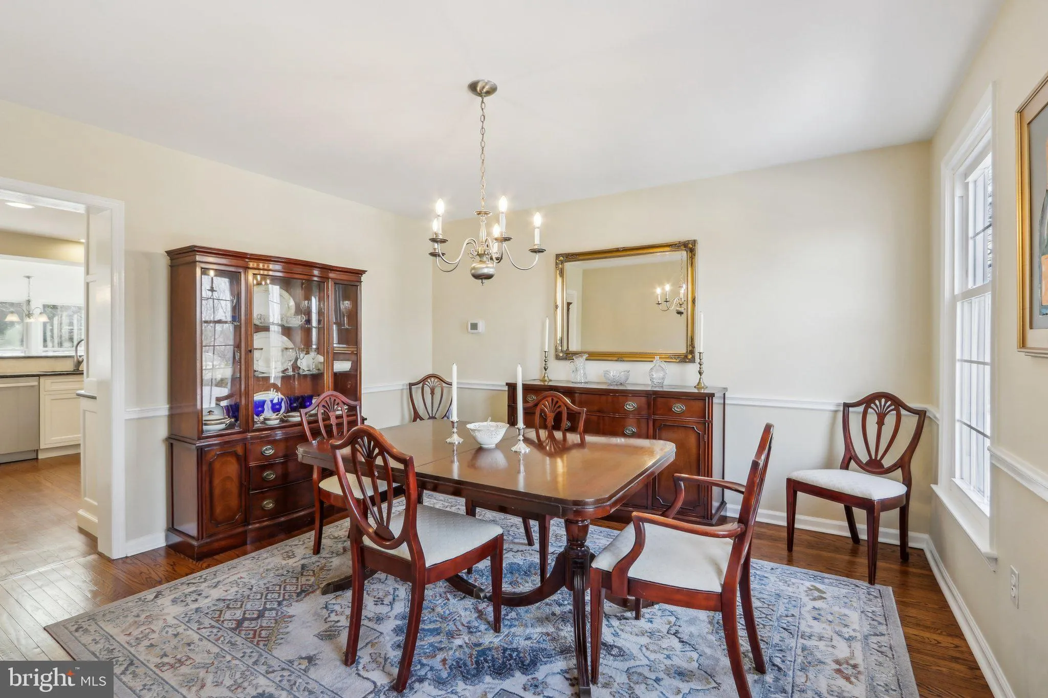 Berwyn, Pennsylvania 19312, United States, 4 Bedrooms Bedrooms, ,3 BathroomsBathrooms,Residential,Contingent,10900