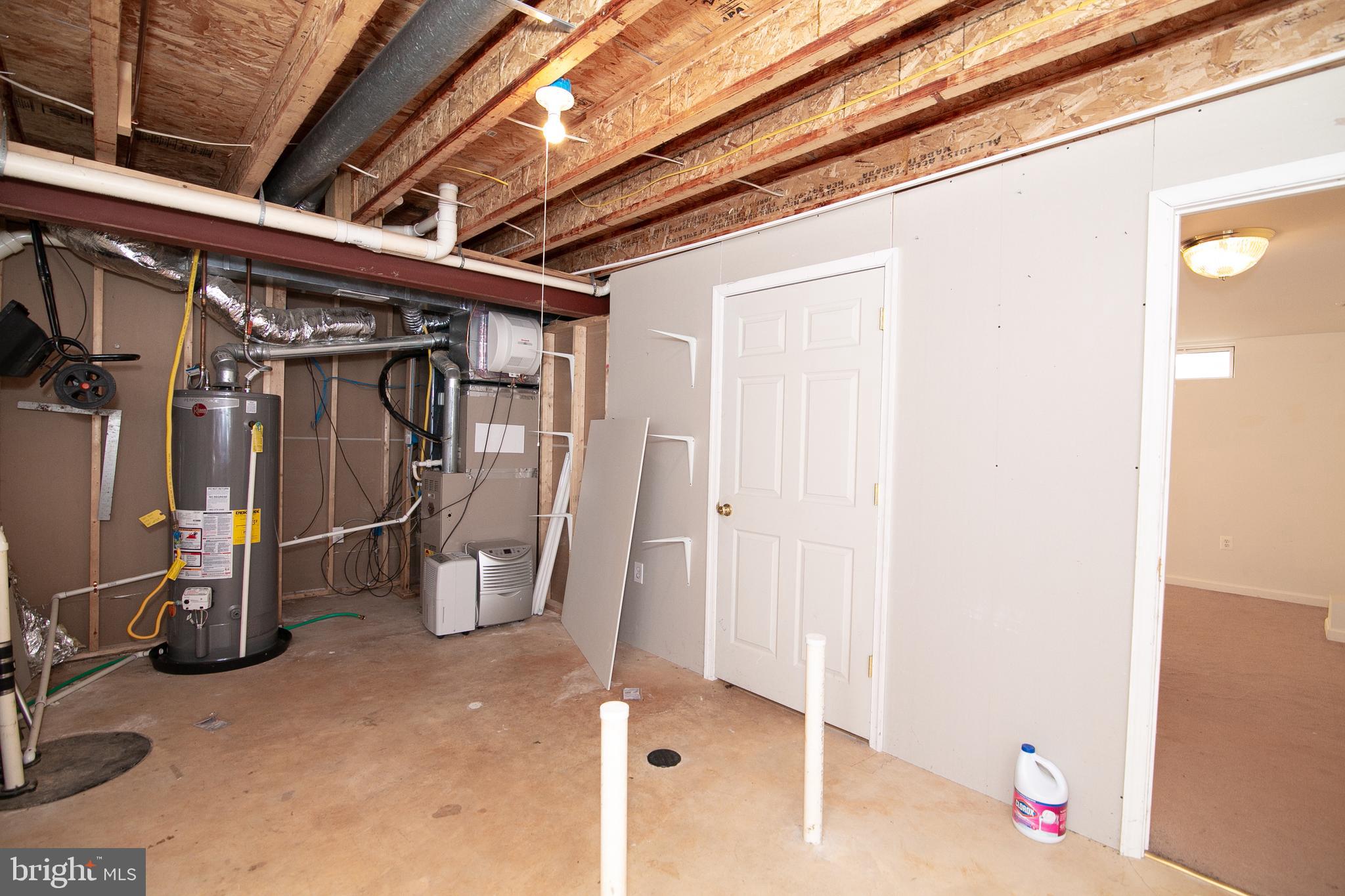 SALEM FIELDS - Residential