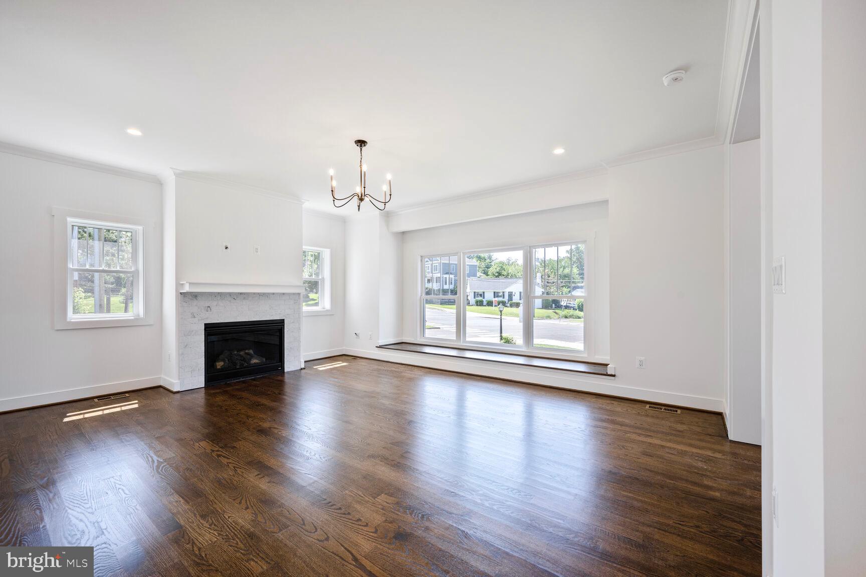 BROYHILL HEIGHTS - Residential