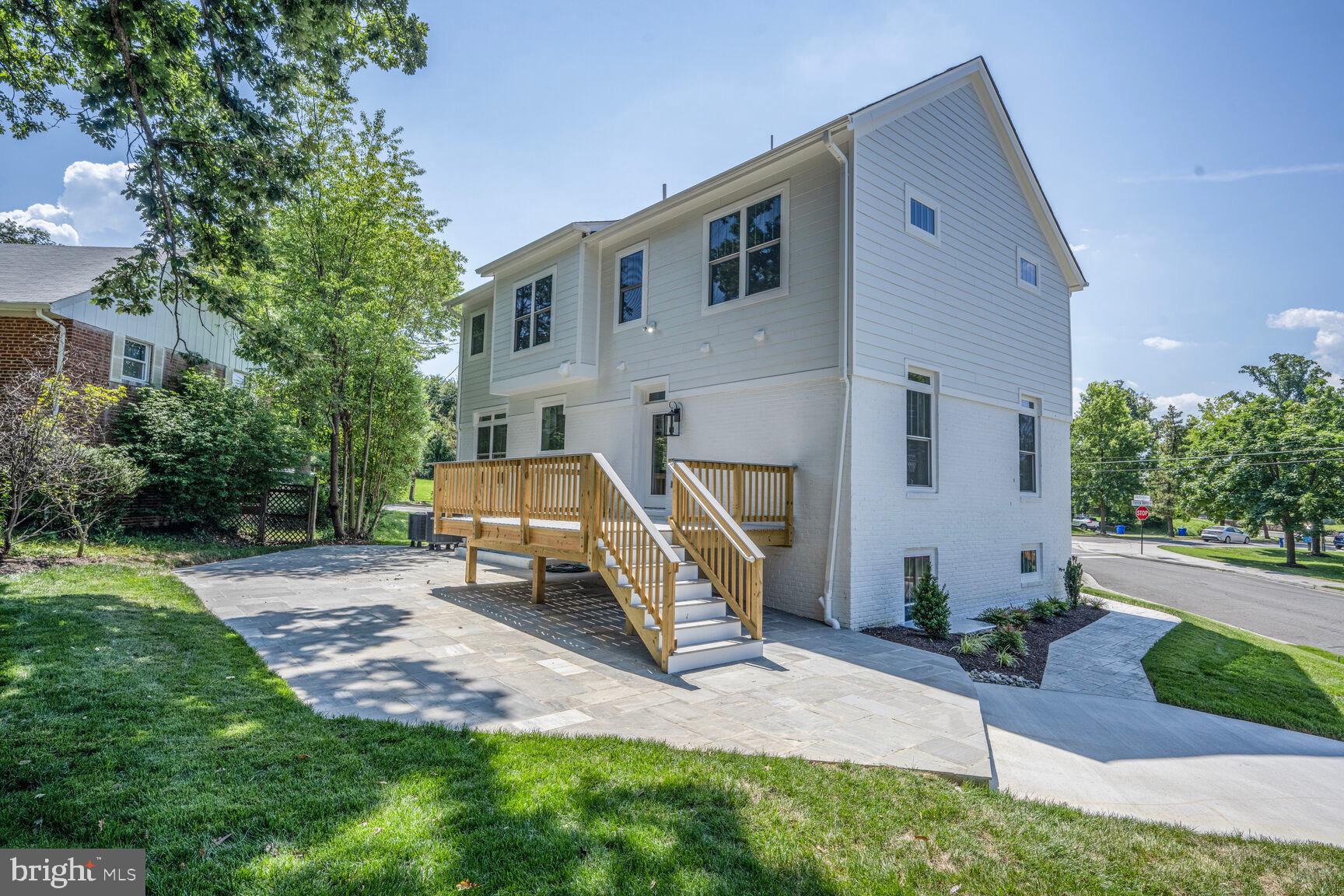 BROYHILL HEIGHTS - Residential