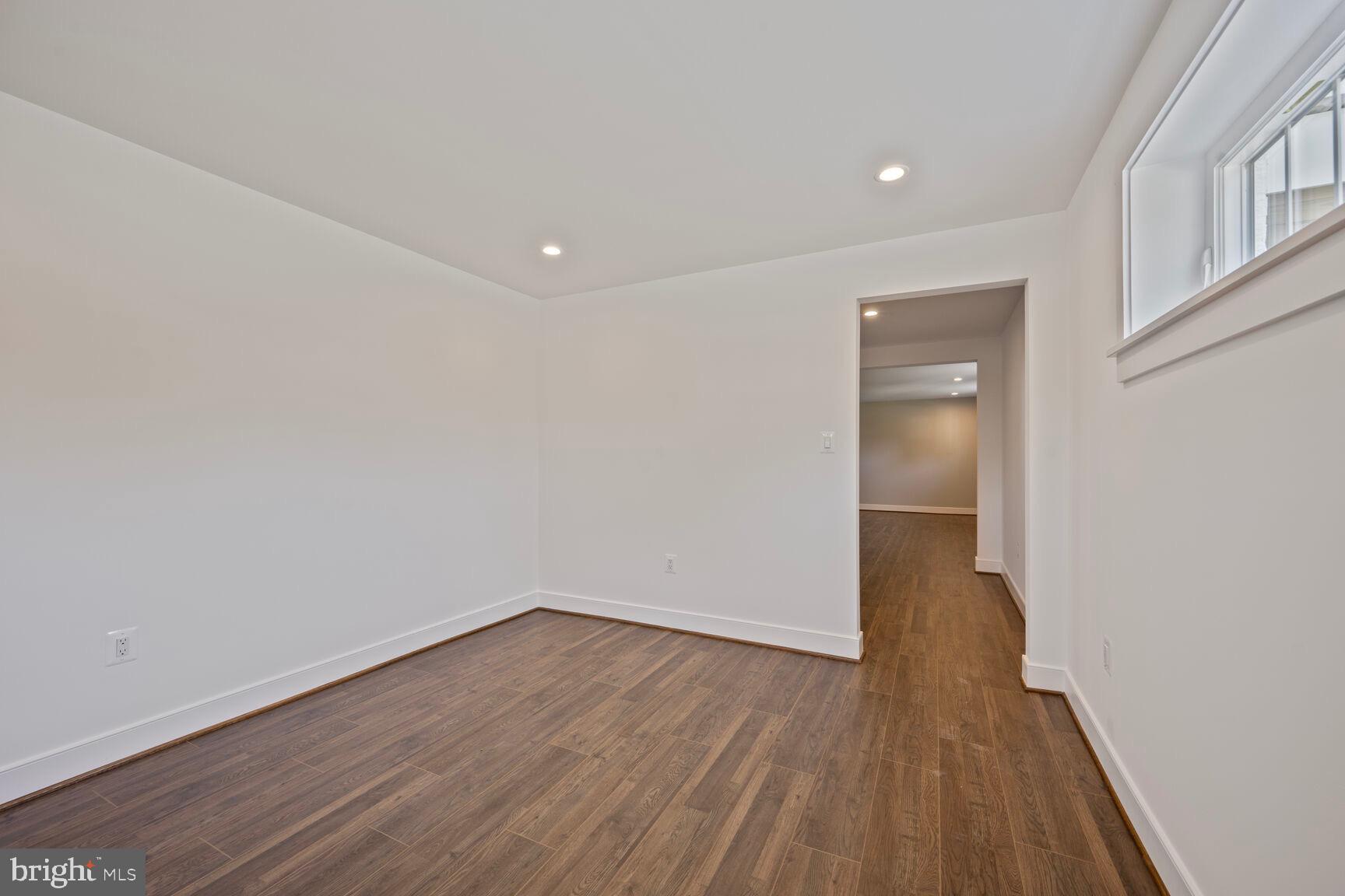 BROYHILL HEIGHTS - Residential