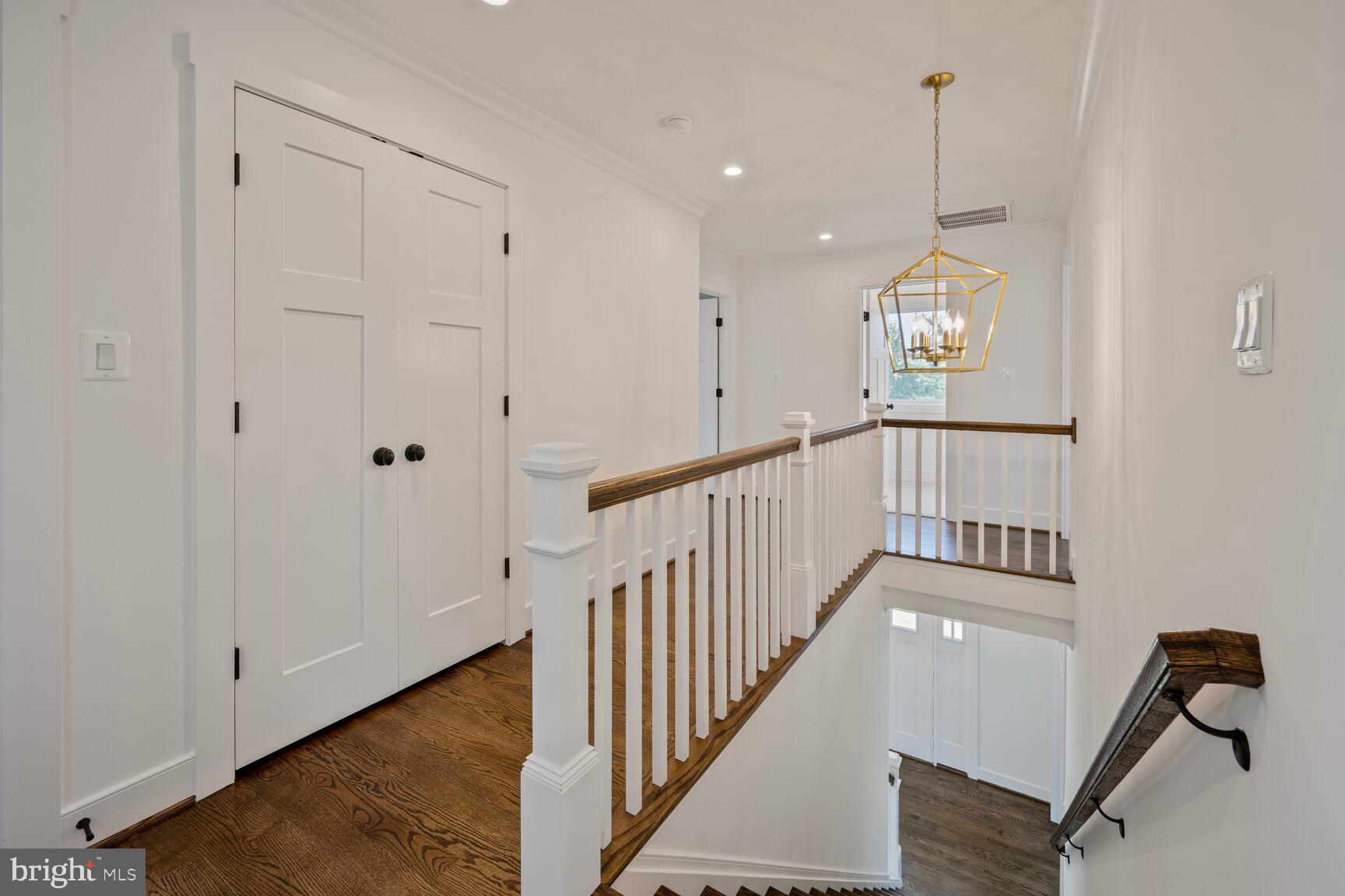 BROYHILL HEIGHTS - Residential