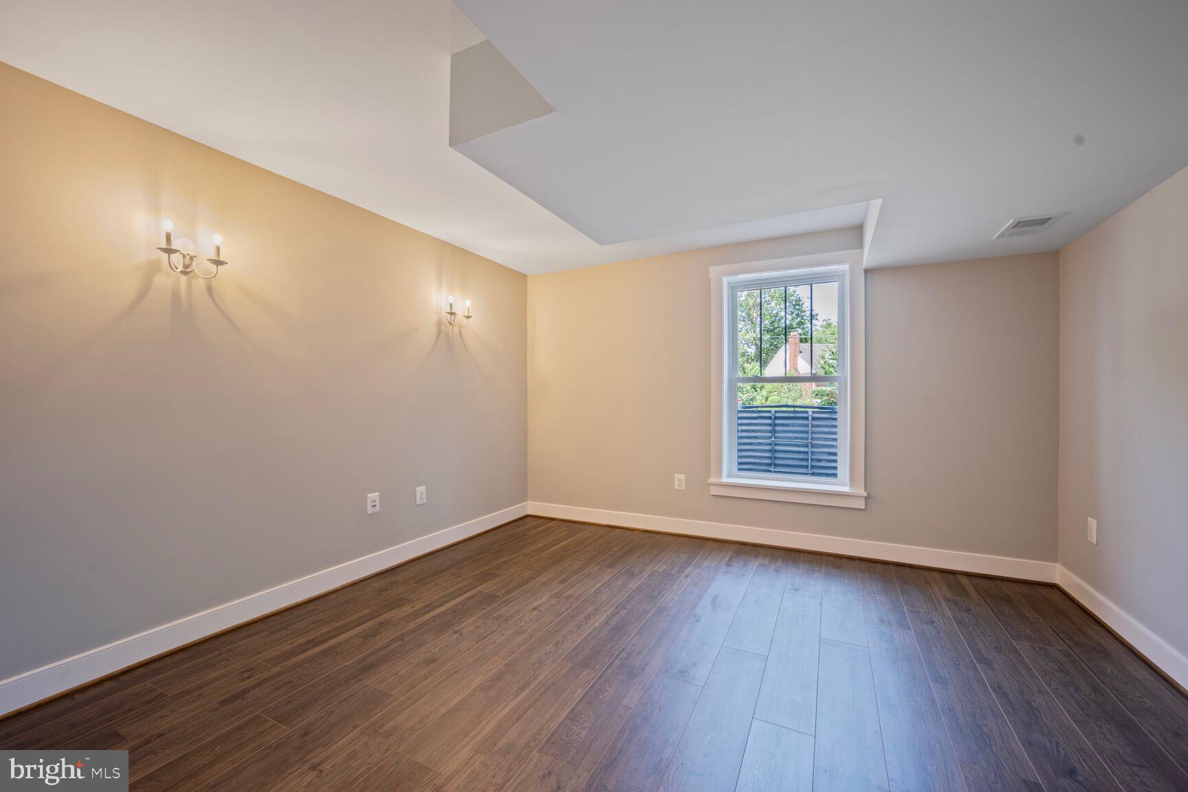 BROYHILL HEIGHTS - Residential