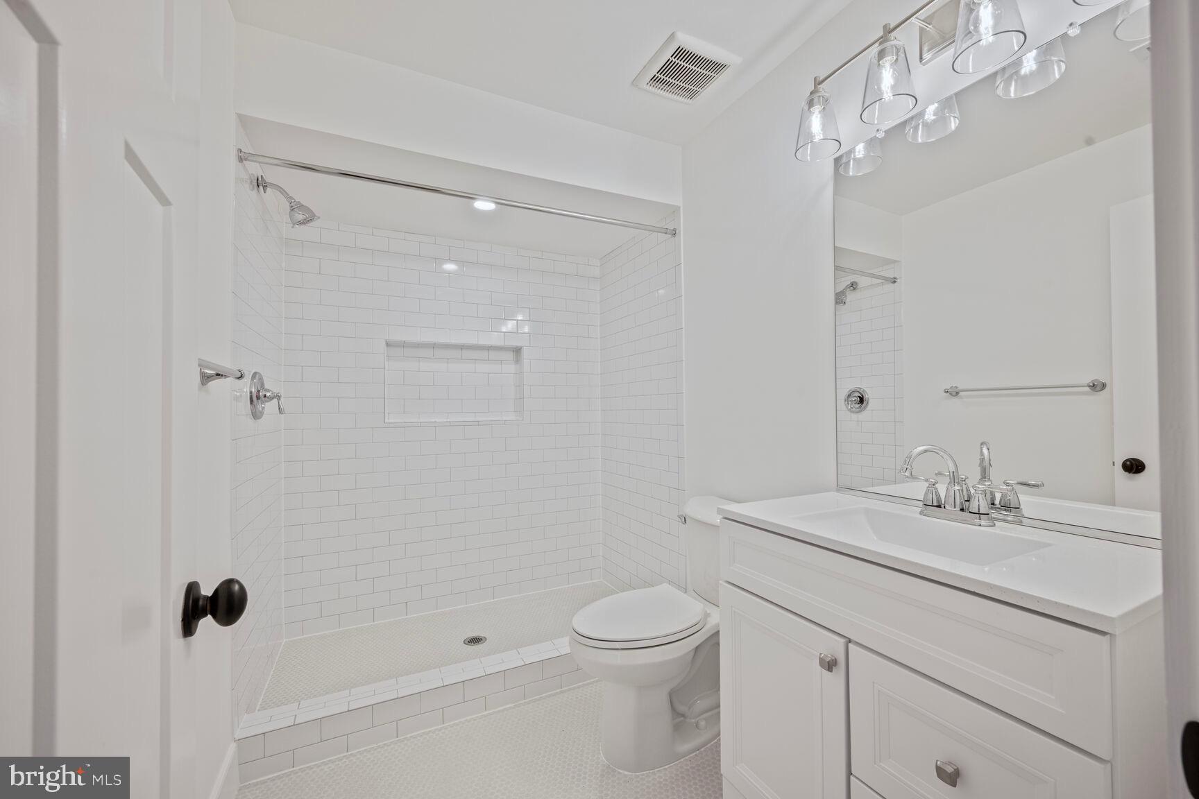 BROYHILL HEIGHTS - Residential