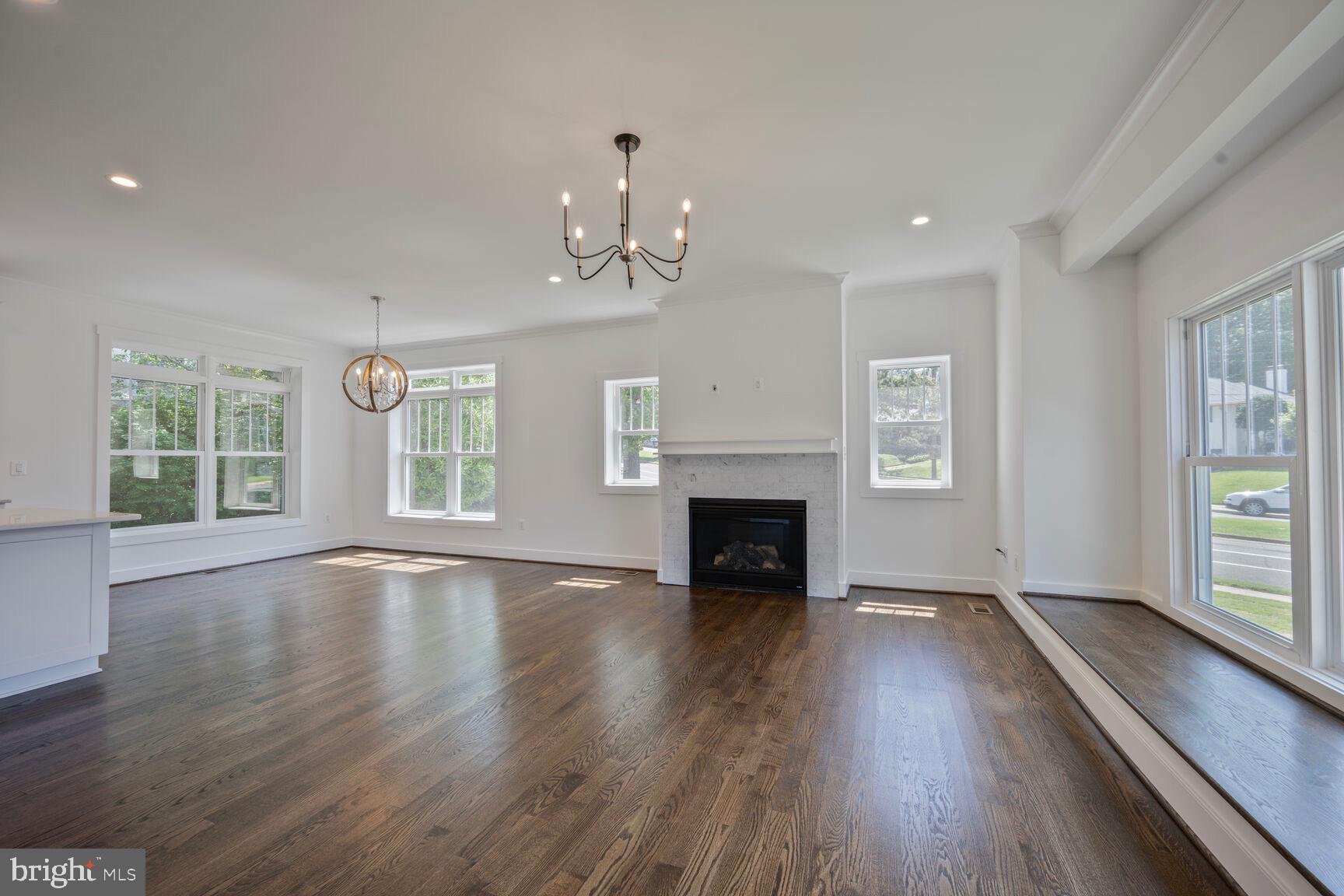 BROYHILL HEIGHTS - Residential