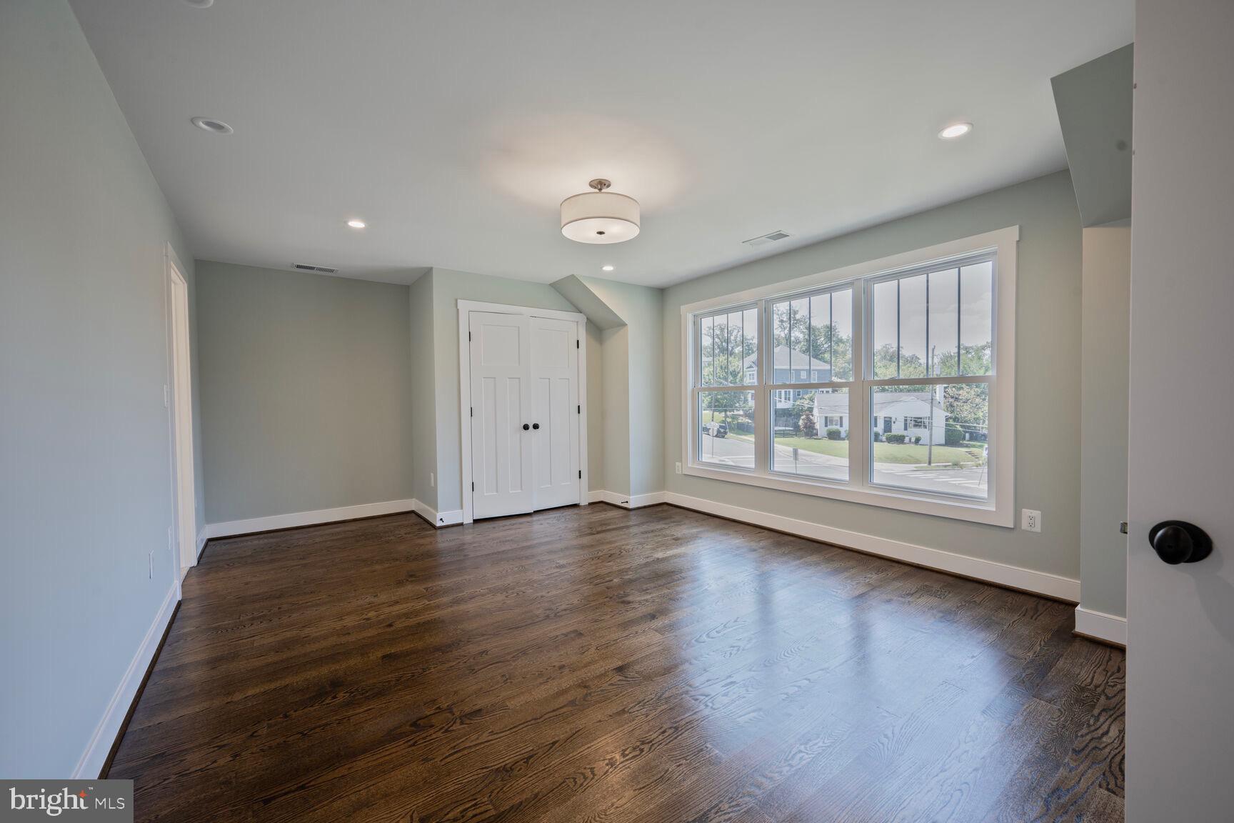 BROYHILL HEIGHTS - Residential