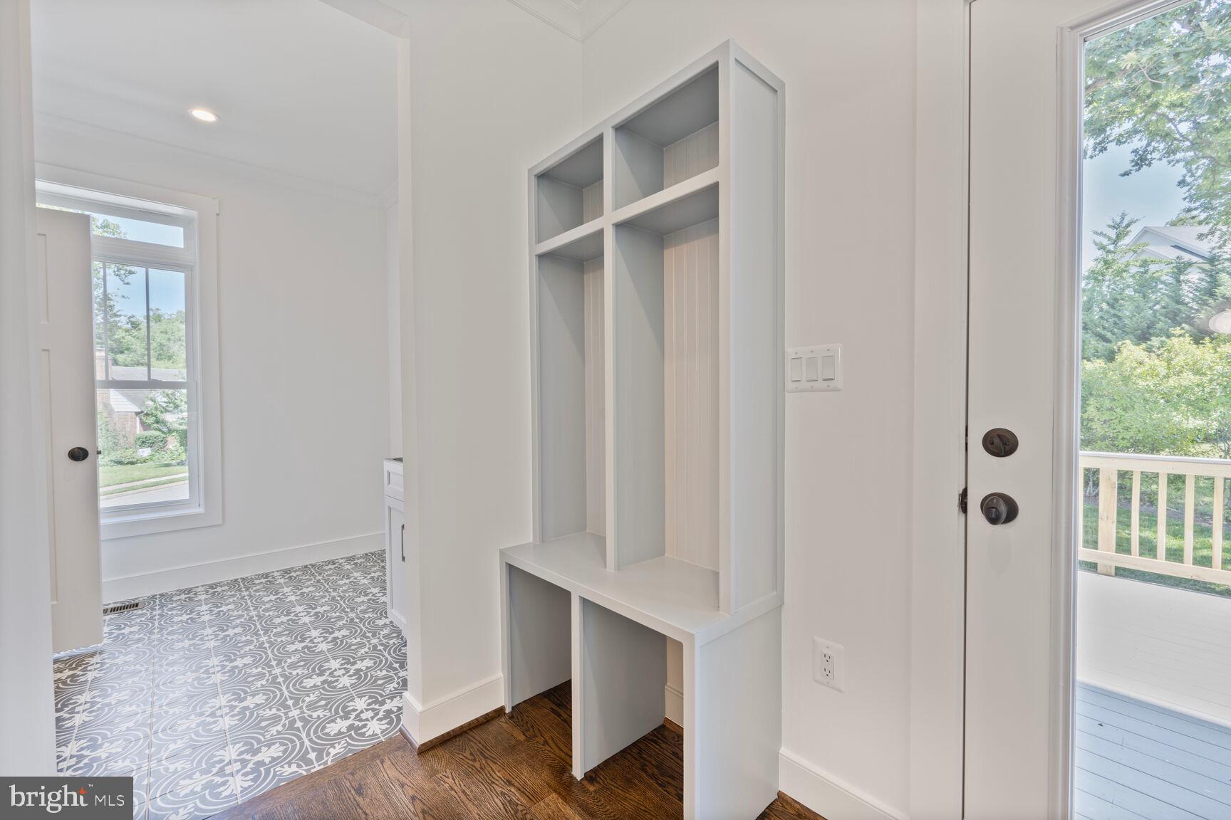 BROYHILL HEIGHTS - Residential