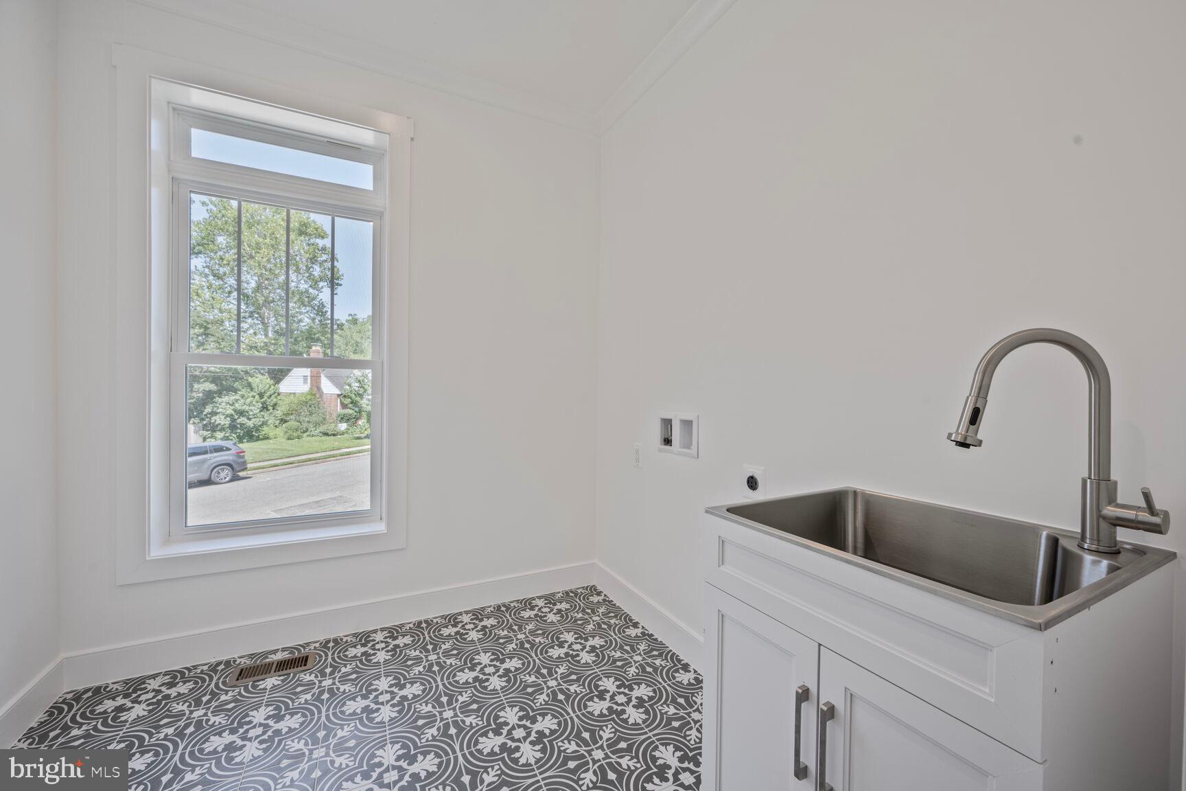 BROYHILL HEIGHTS - Residential