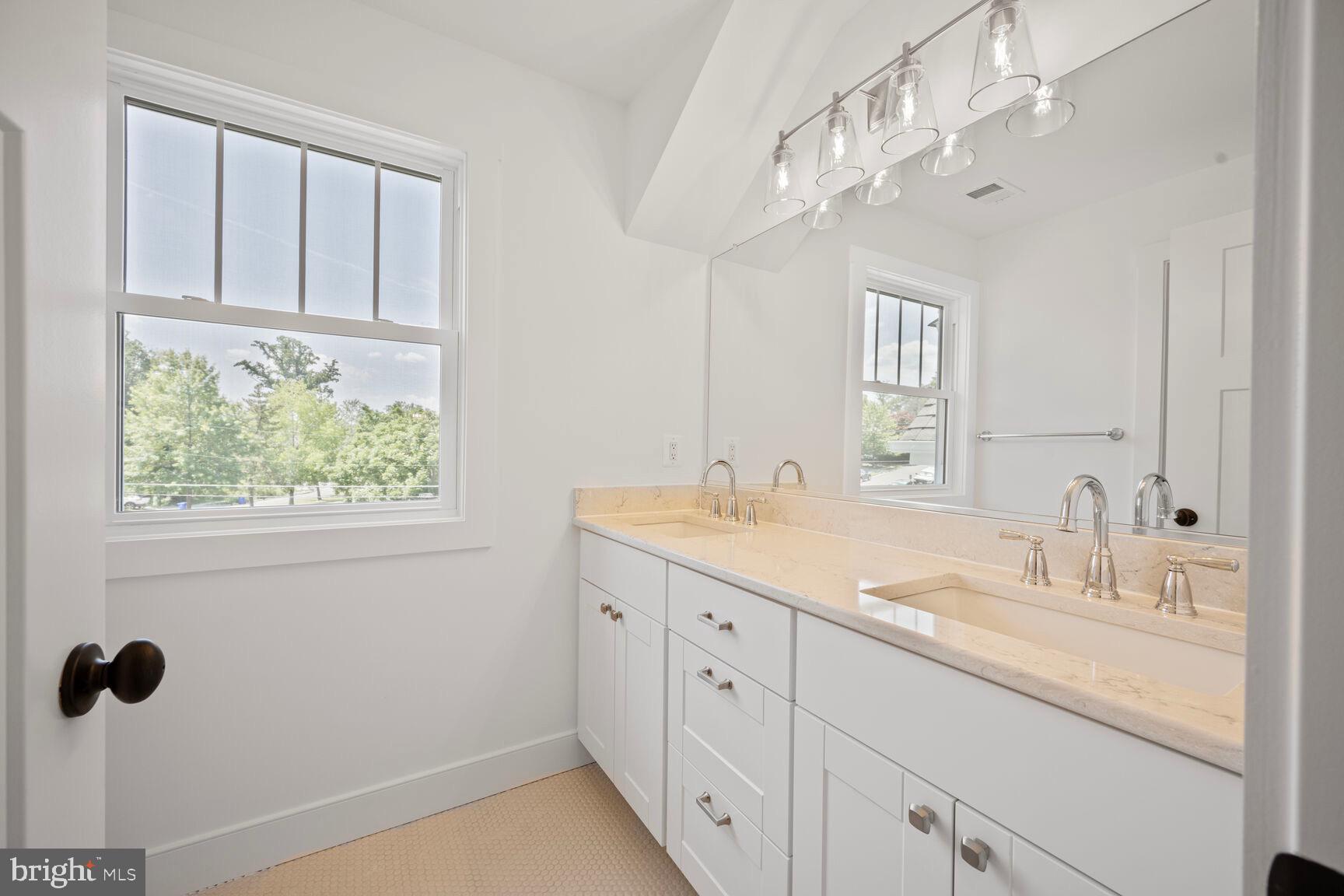 BROYHILL HEIGHTS - Residential