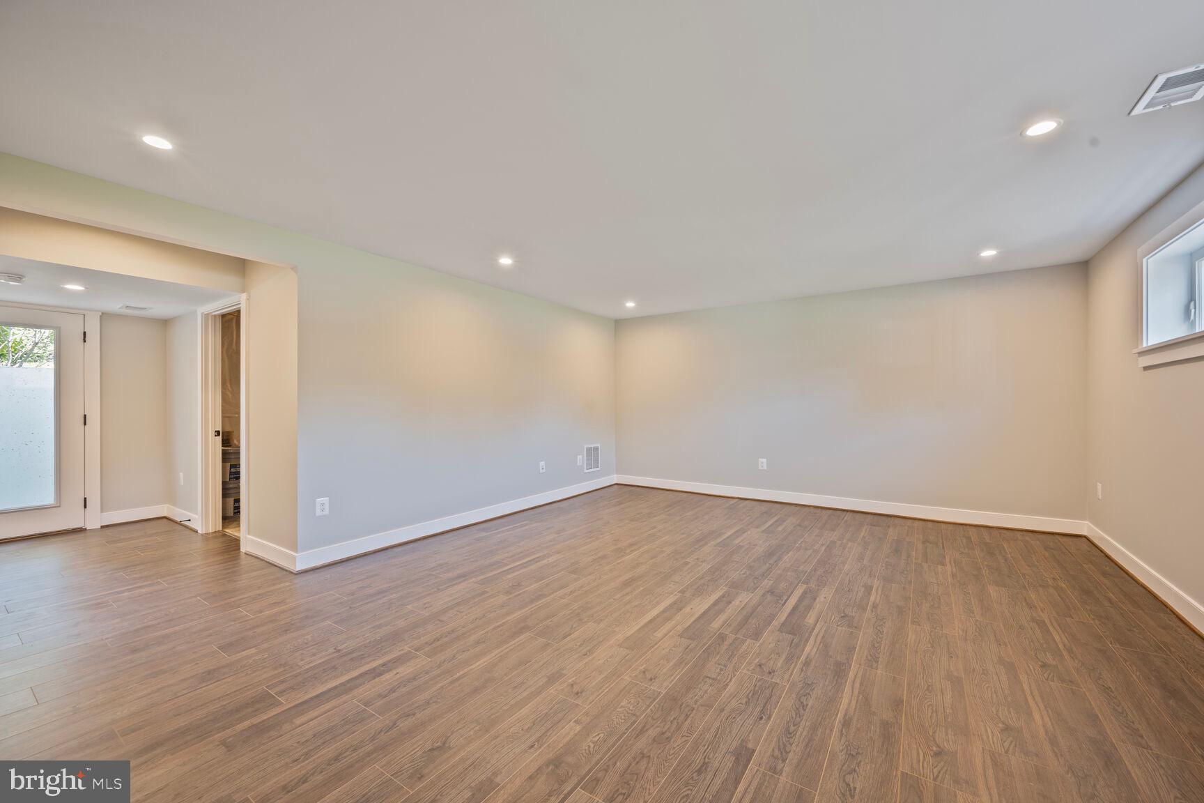 BROYHILL HEIGHTS - Residential