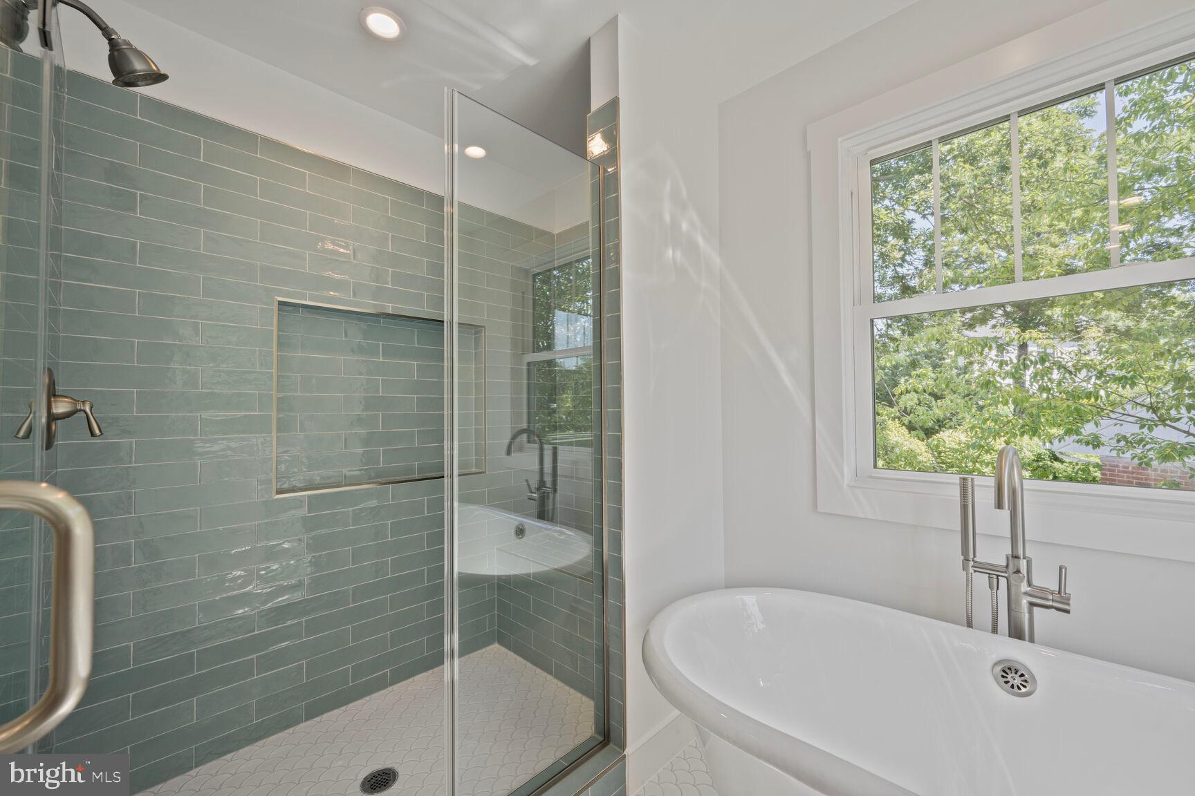 BROYHILL HEIGHTS - Residential