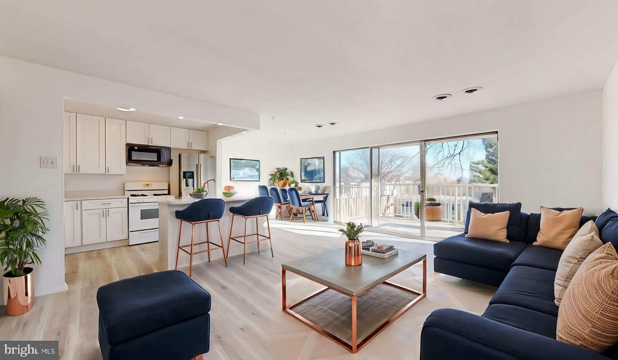 HUNTINGTON CLUB - Residential