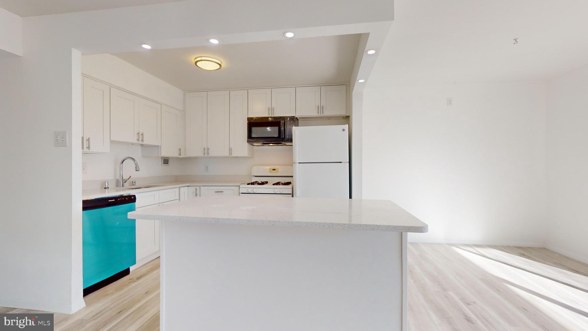 HUNTINGTON CLUB - Residential