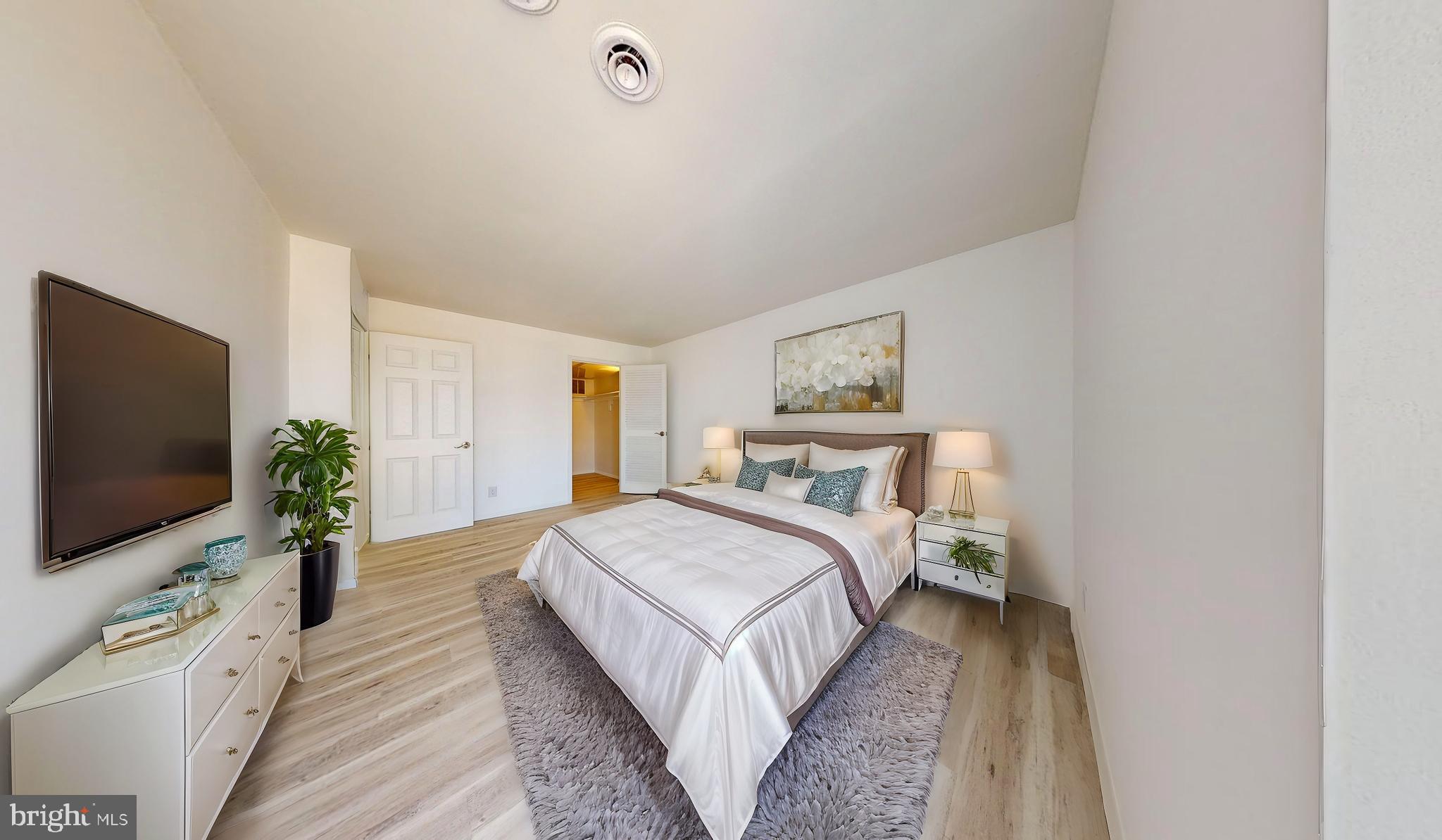 HUNTINGTON CLUB - Residential